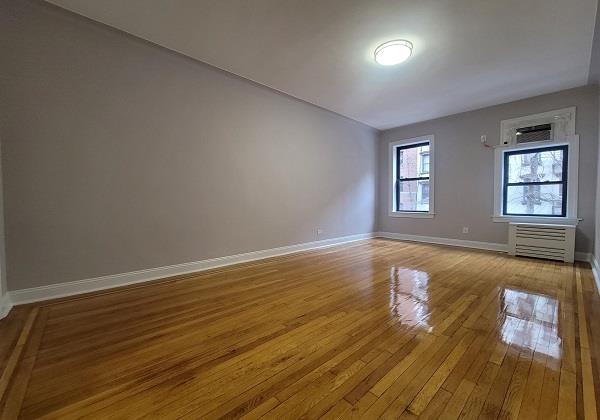 330 East 54th Street 2-A, Sutton Place, Midtown East, NYC - 1 Bedrooms  
1 Bathrooms  
3 Rooms - 