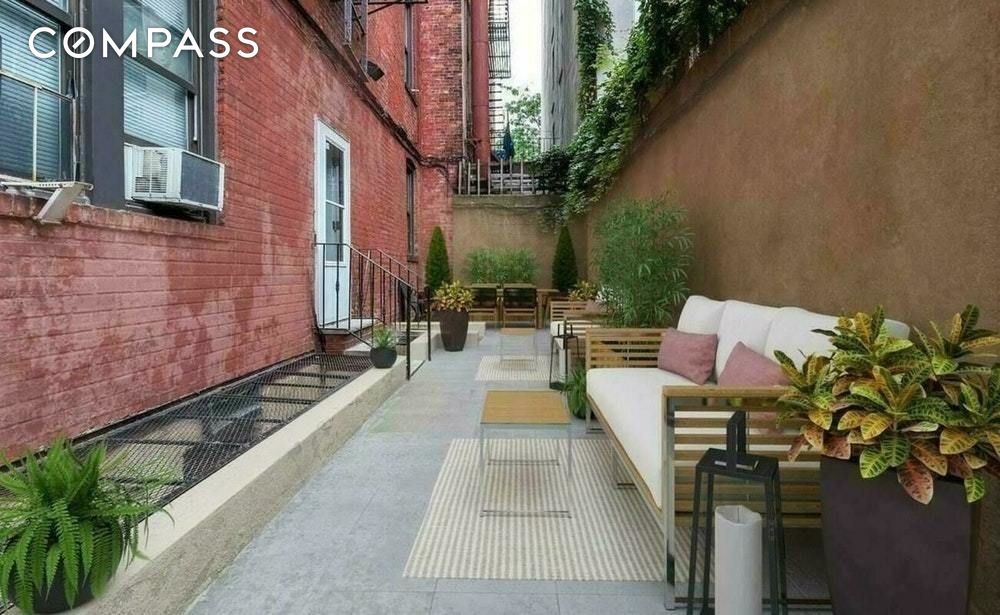 185 Ave C 1B, East Village, Downtown, NYC - 1 Bedrooms  
1 Bathrooms  
3 Rooms - 