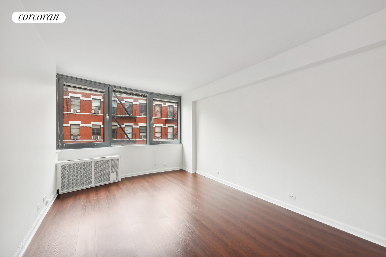 350 West 50th Street 4A, Hells Kitchen, Midtown West, NYC - 1 Bedrooms  
1 Bathrooms  
3 Rooms - 