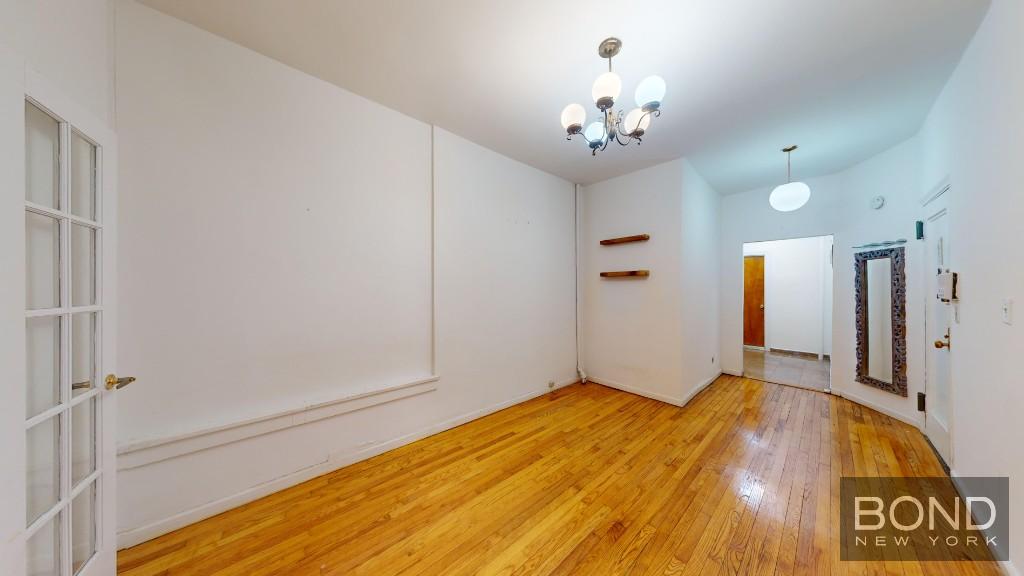 209 East 88th Street 1B, Yorkville, Upper East Side, NYC - 1 Bedrooms  
1 Bathrooms  
3 Rooms - 