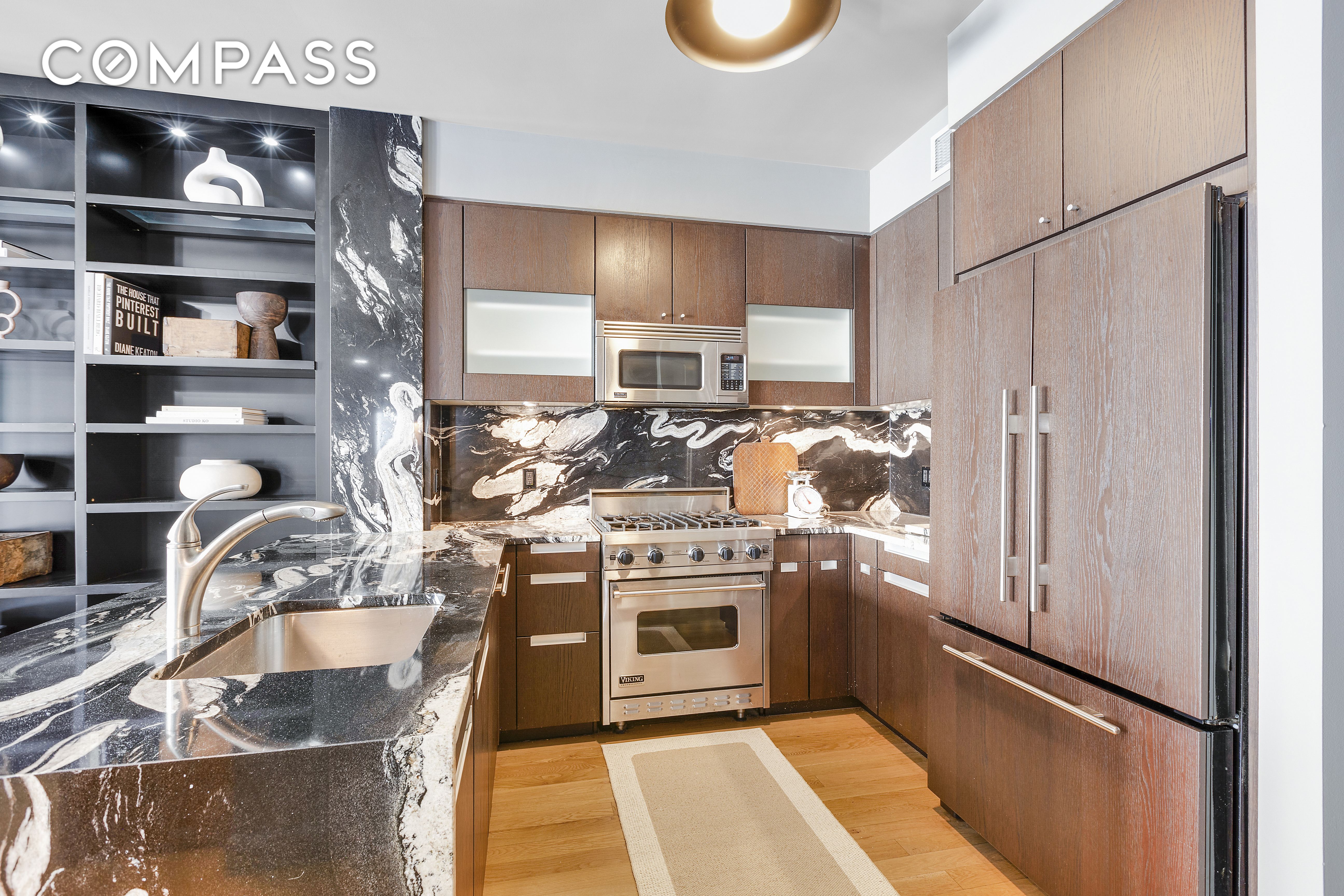 454 West 54th Street 5D, Hell S Kitchen, Midtown West, NYC - 2 Bedrooms  
2.5 Bathrooms  
6 Rooms - 