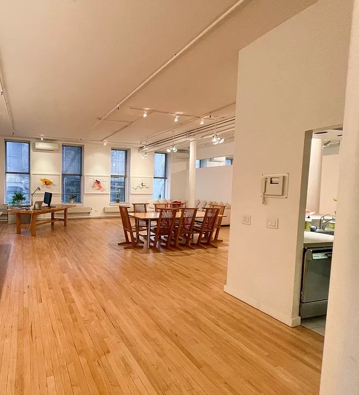 35 Wooster Street 2R, Soho, Downtown, NYC - 1 Bedrooms  
2 Bathrooms  
4 Rooms - 