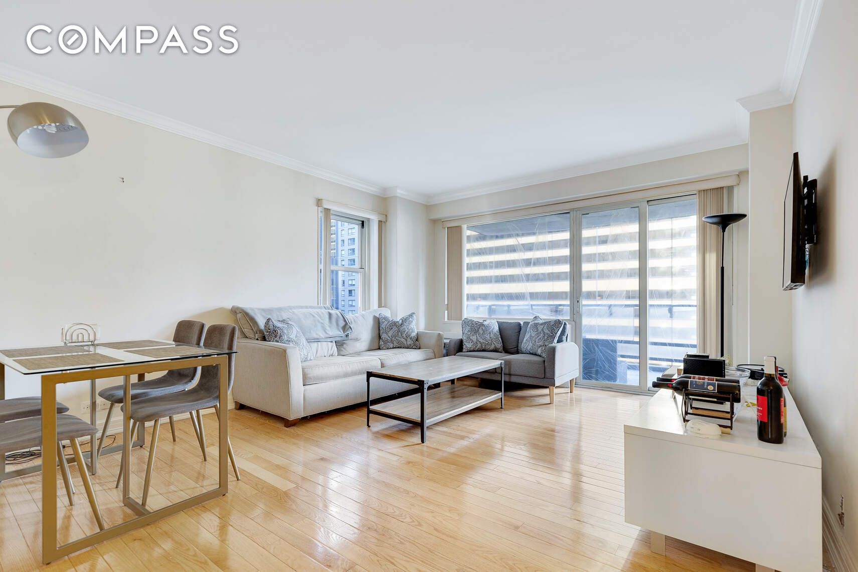 159 West 53rd Street 18B, Theater District, Midtown West, NYC - 2 Bedrooms  
1.5 Bathrooms  
4 Rooms - 