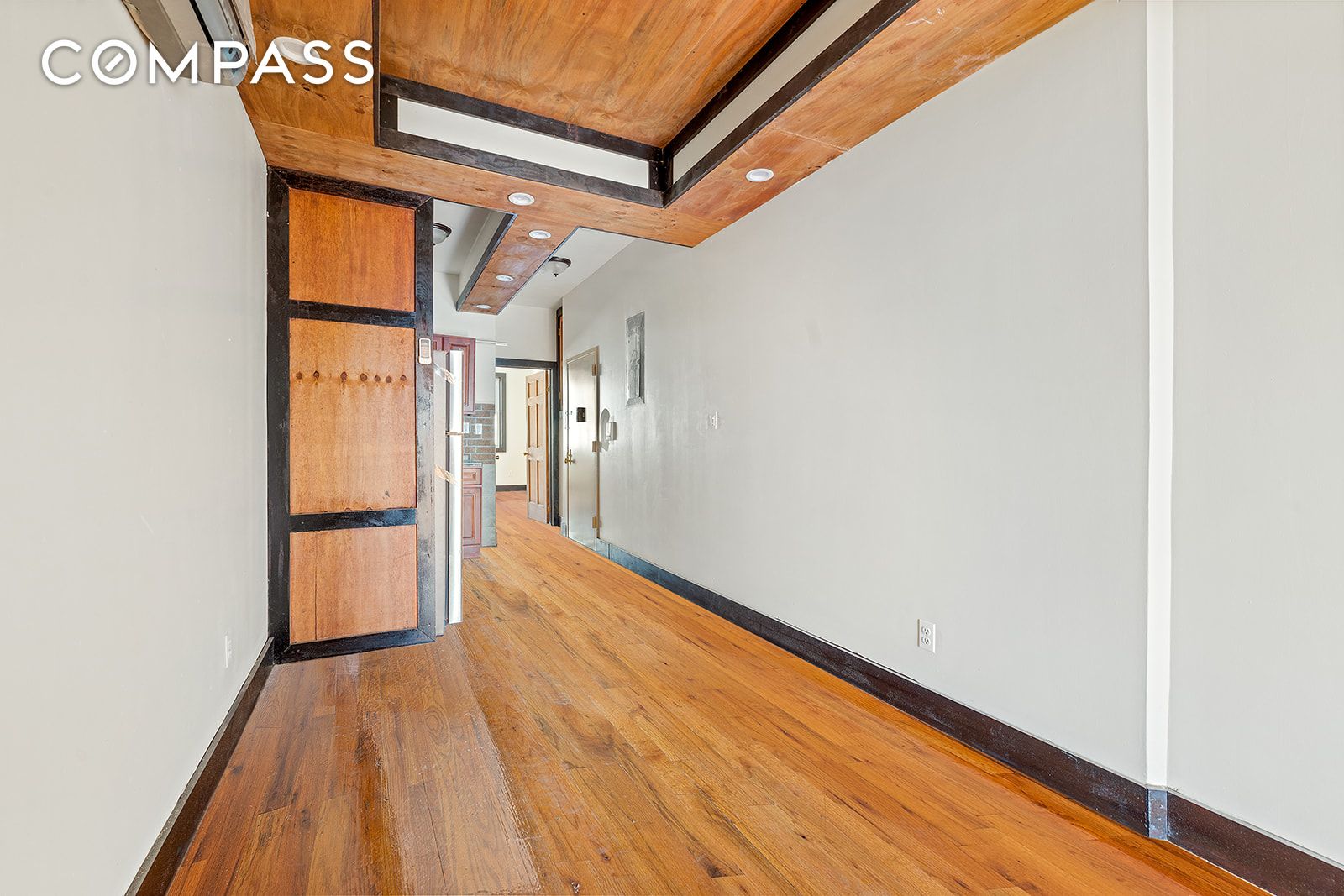 1287 Greene Avenue 3R, Bushwick, Brooklyn, New York - 2 Bedrooms  
1 Bathrooms  
4 Rooms - 