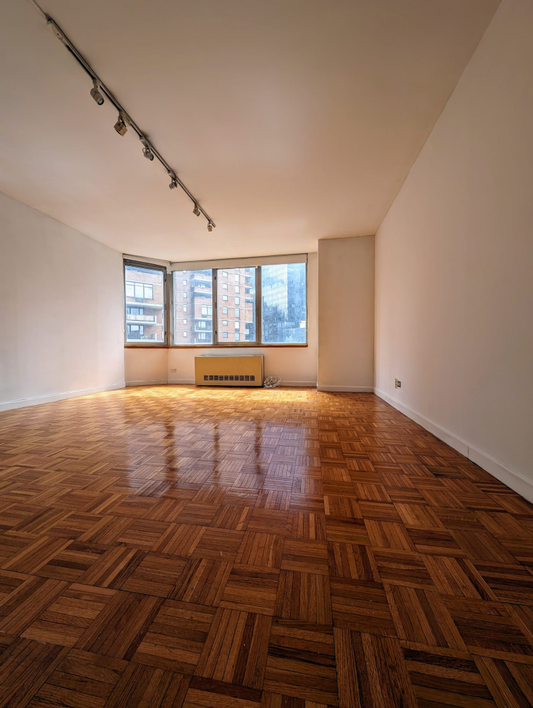 Photo 1 of 500 West 43rd Street 28D, Midtown West, NYC, $2,995, Web #: 1063536546