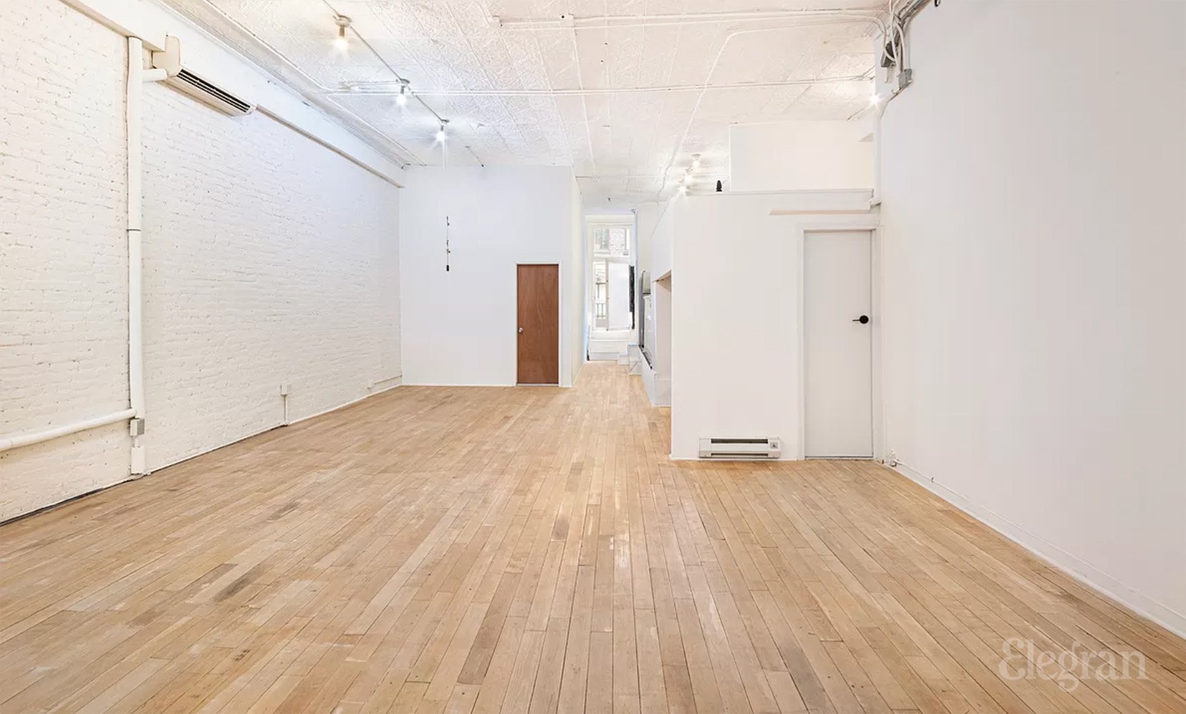 20 Warren Street 2, Tribeca, Downtown, NYC - 2 Bedrooms  
2 Bathrooms  
5 Rooms - 