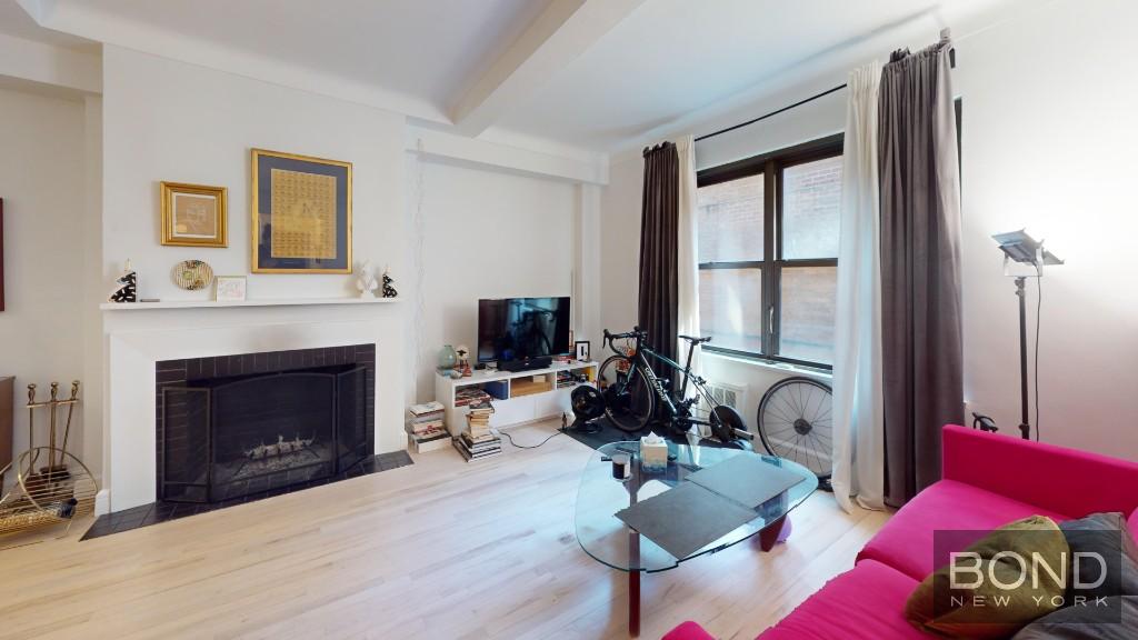 230 East 48th Street 2E, Midtown East, Midtown East, NYC - 1 Bedrooms  
1 Bathrooms  
3 Rooms - 