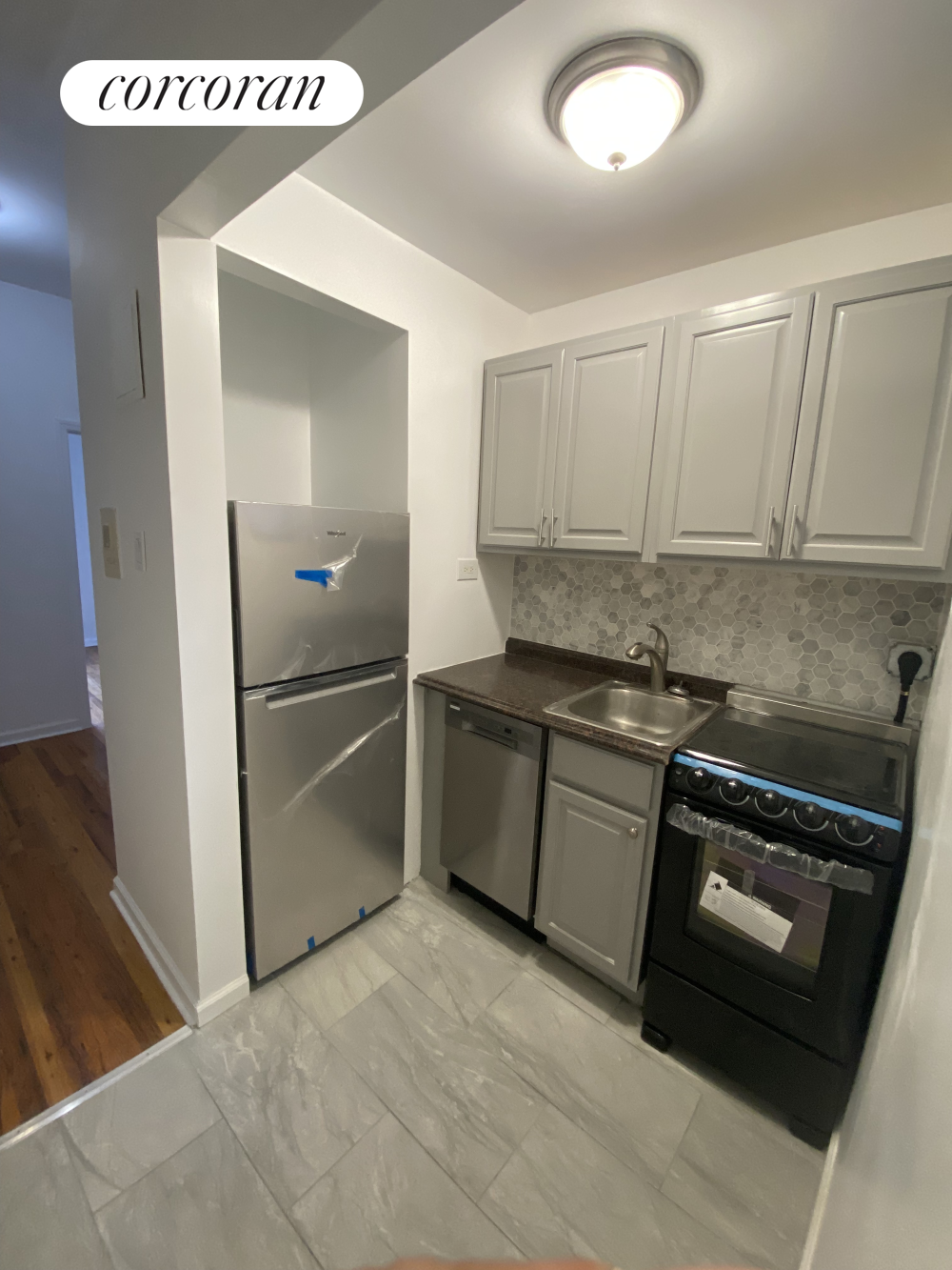 238 East 82nd Street 5A, Yorkville, Upper East Side, NYC - 1 Bedrooms  
1 Bathrooms  
3 Rooms - 