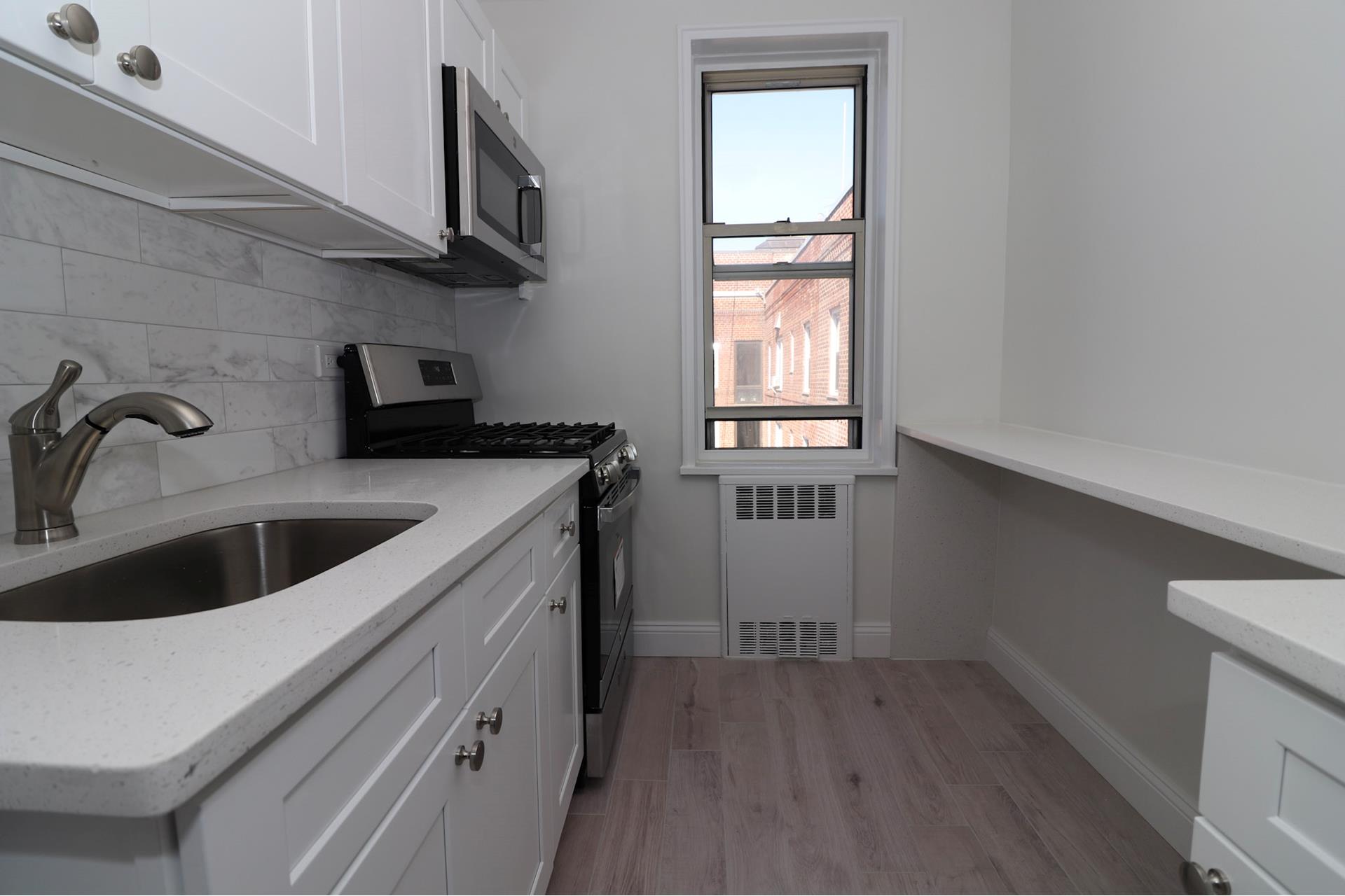 5645 Netherland Avenue 6A, North Riverdale, Bronx, New York - 2 Bedrooms  
1 Bathrooms  
4 Rooms - 