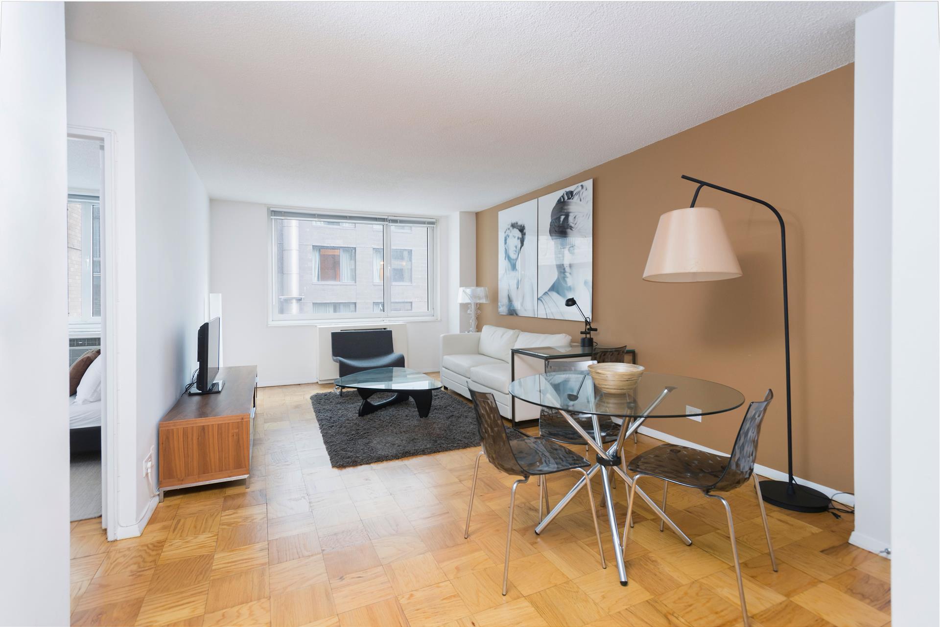230 West 55th Street 3A, Chelsea And Clinton, Downtown, NYC - 1 Bedrooms  
1 Bathrooms  
3 Rooms - 