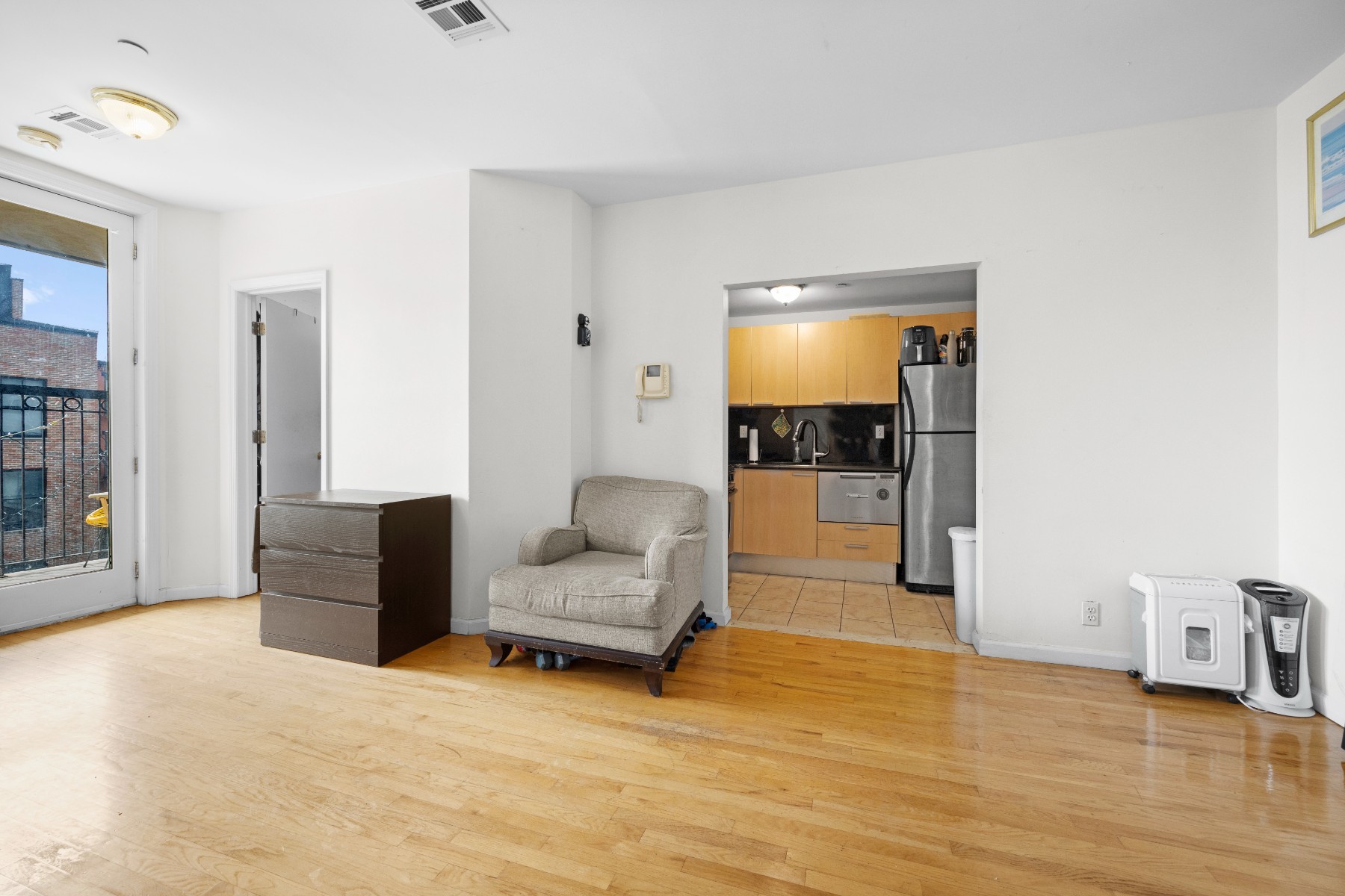 198 21st Street 3B, Greenwood, Brooklyn, New York - 2 Bedrooms  
1.5 Bathrooms  
4 Rooms - 