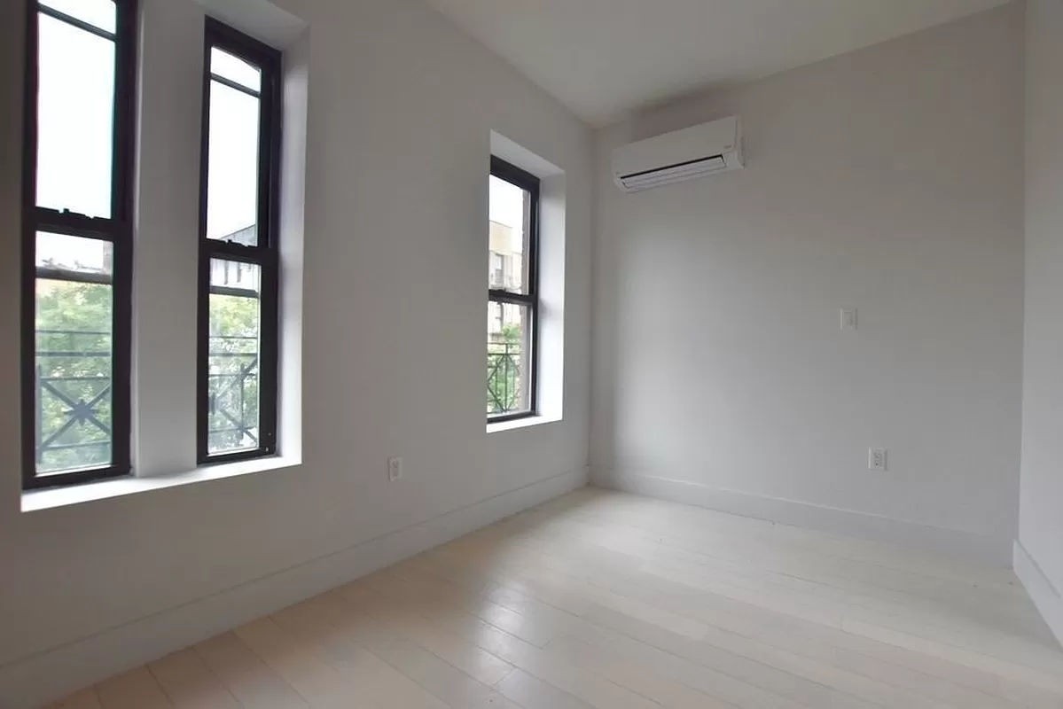317 East 5th Street 5B, East Village, Downtown, NYC - 1 Bedrooms  
1 Bathrooms  
1 Rooms - 