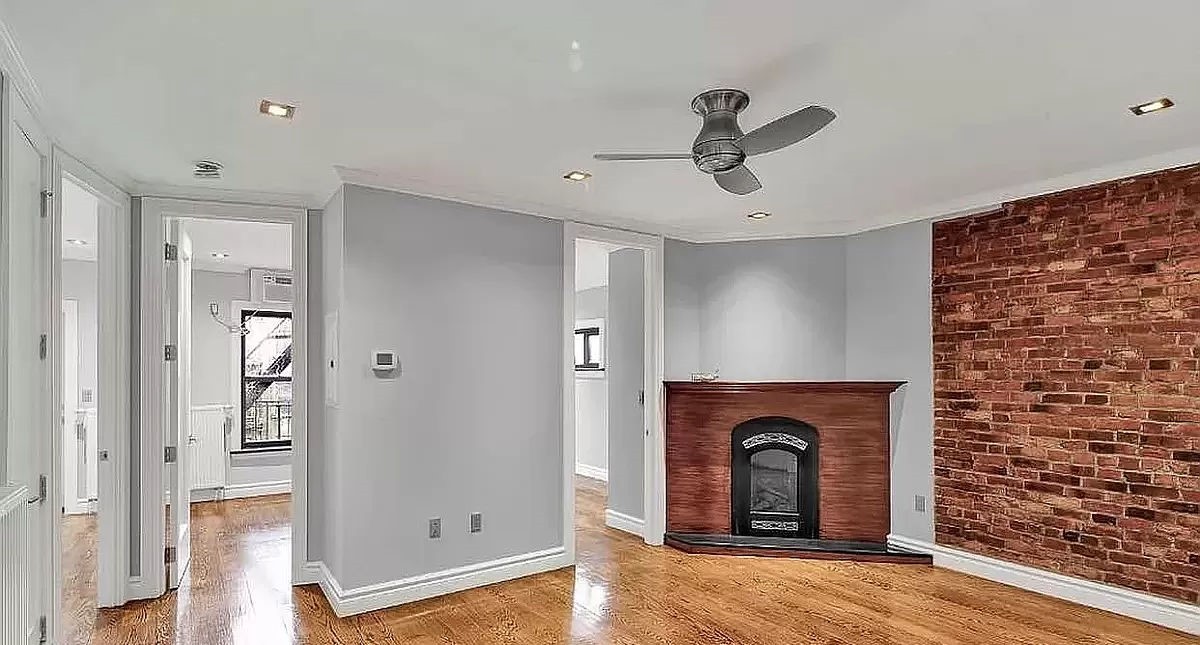 330 East 6th Street 5R, East Village, Downtown, NYC - 4 Bedrooms  
3 Bathrooms  
7 Rooms - 