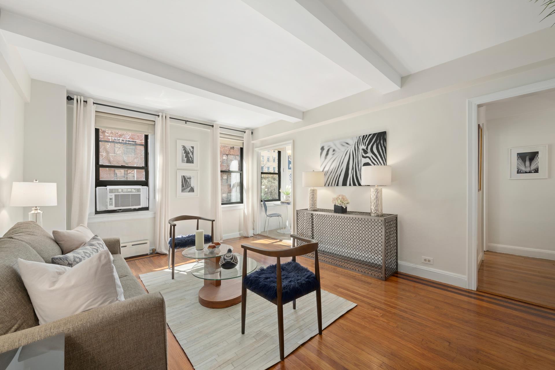321 East 54th Street 3B, Sutton, Midtown East, NYC - 1 Bedrooms  
1 Bathrooms  
4 Rooms - 