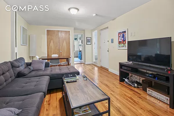 259 East 33rd Street 4, Kips Bay, Midtown East, NYC - 2 Bedrooms  
1 Bathrooms  
3 Rooms - 