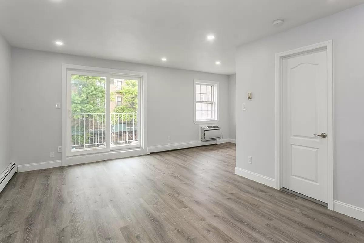 9729 4th Avenue B3, Fort Hamilton, Brooklyn, New York - 1 Bathrooms  
2 Rooms - 