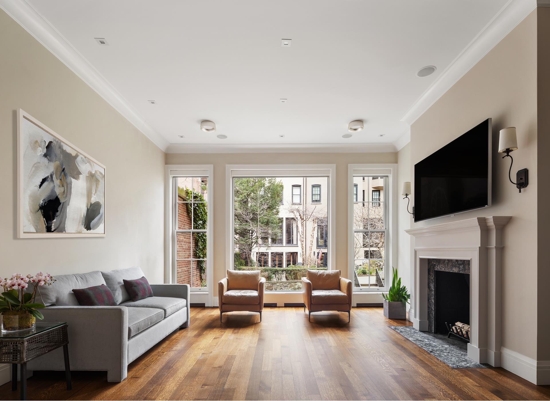 157 East 65th Street, Lenox Hill, Upper East Side, NYC - 5 Bedrooms  
4.5 Bathrooms  
10 Rooms - 