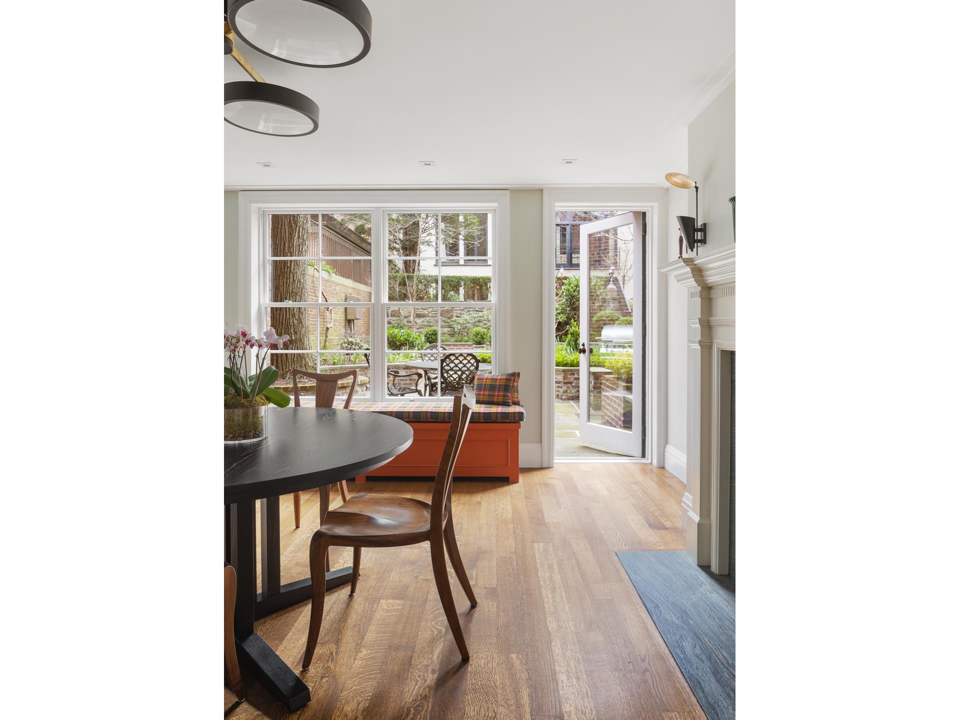 157 East 65th Street, Lenox Hill, Upper East Side, NYC - 5 Bedrooms  
4.5 Bathrooms  
10 Rooms - 