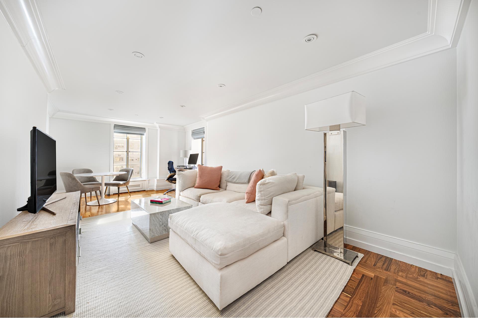 140 East 63rd Street 12C, Lenox Hill, Upper East Side, NYC - 1 Bedrooms  
1.5 Bathrooms  
3 Rooms - 