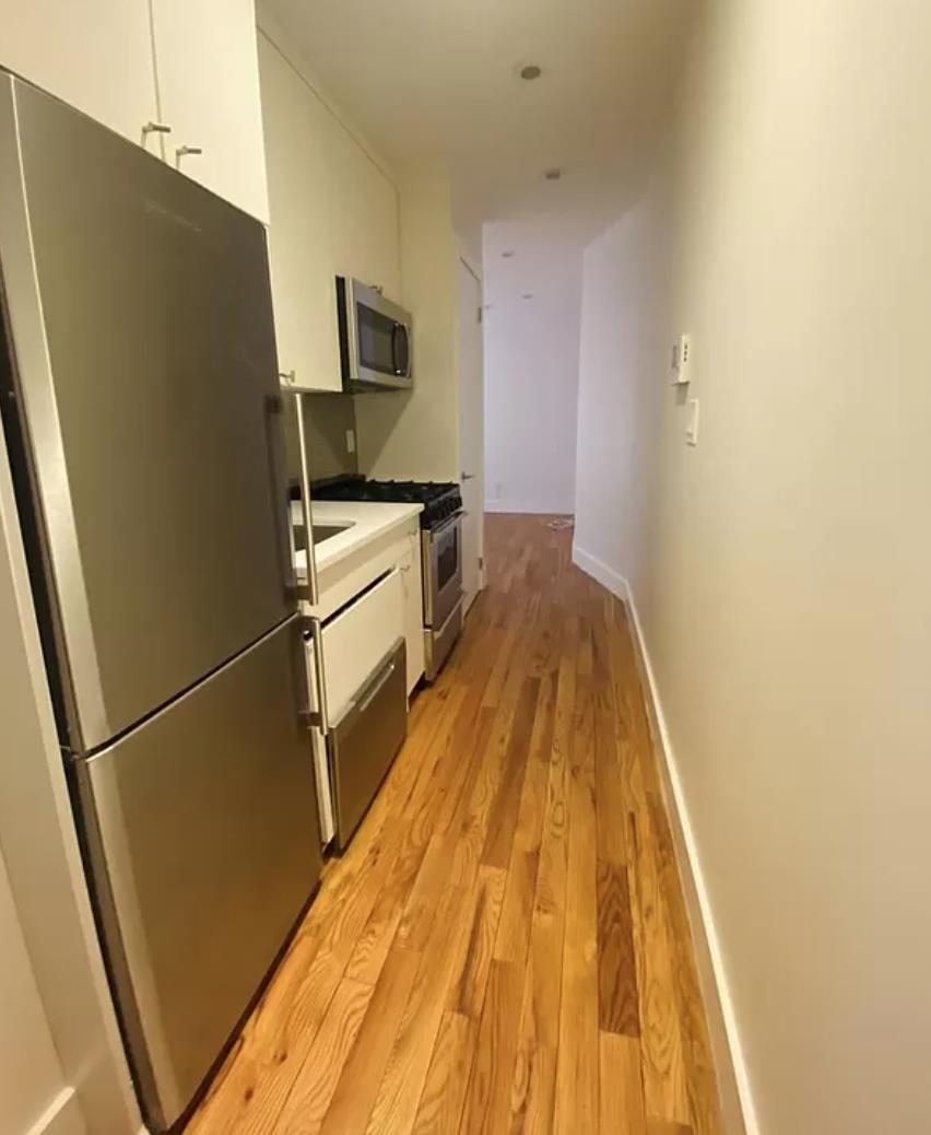 304 10th Street 6, Park Slope, Brooklyn, New York - 3 Bedrooms  
2 Bathrooms  
5 Rooms - 