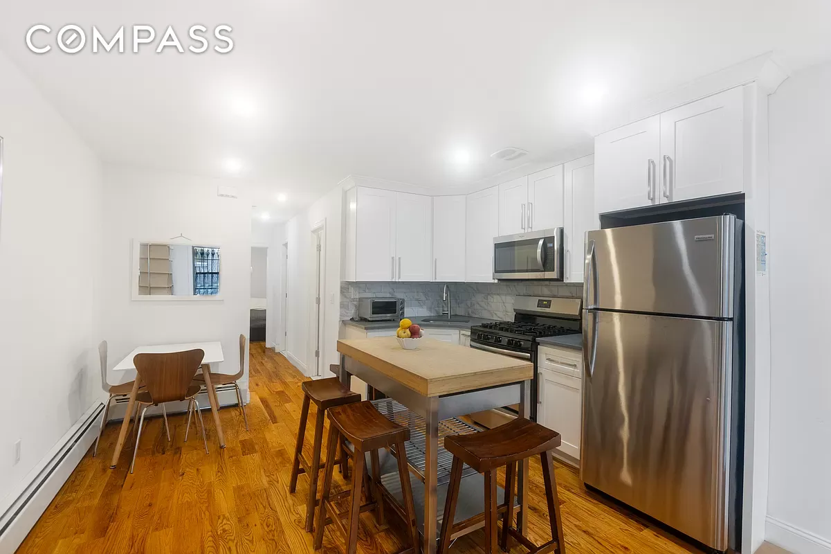 105 Schaefer Street 1, Bushwick, Brooklyn, New York - 3 Bedrooms  
1.5 Bathrooms  
6 Rooms - 