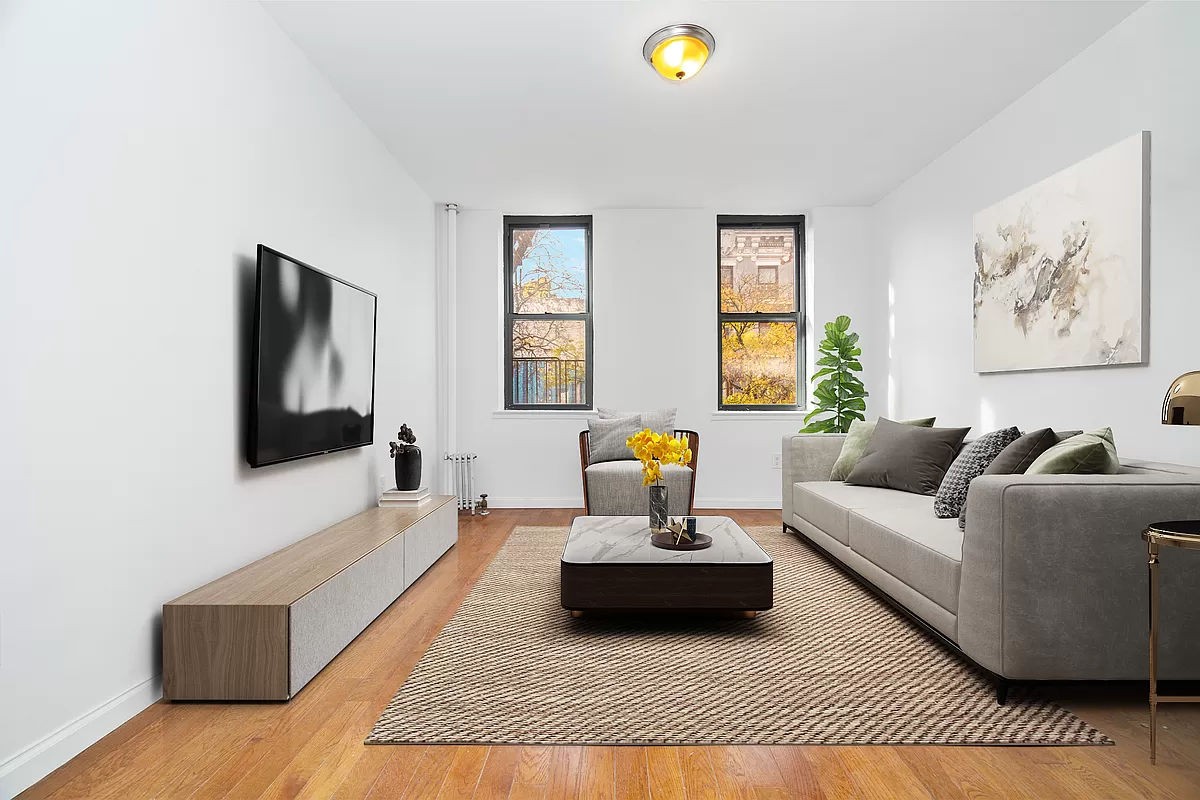 81 Saint Marks Place 1W, East Village, Downtown, NYC - 1 Bedrooms  
1 Bathrooms  
2 Rooms - 