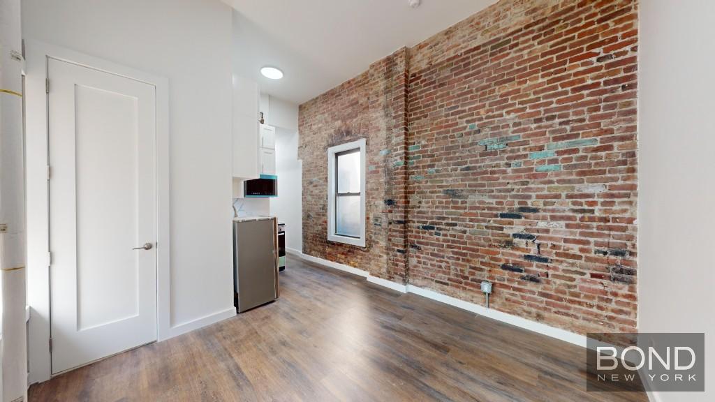 251 East Broadway 1A, Lower East Side/Chinatown, Downtown, NYC - 1 Bedrooms  
1 Bathrooms  
3 Rooms - 