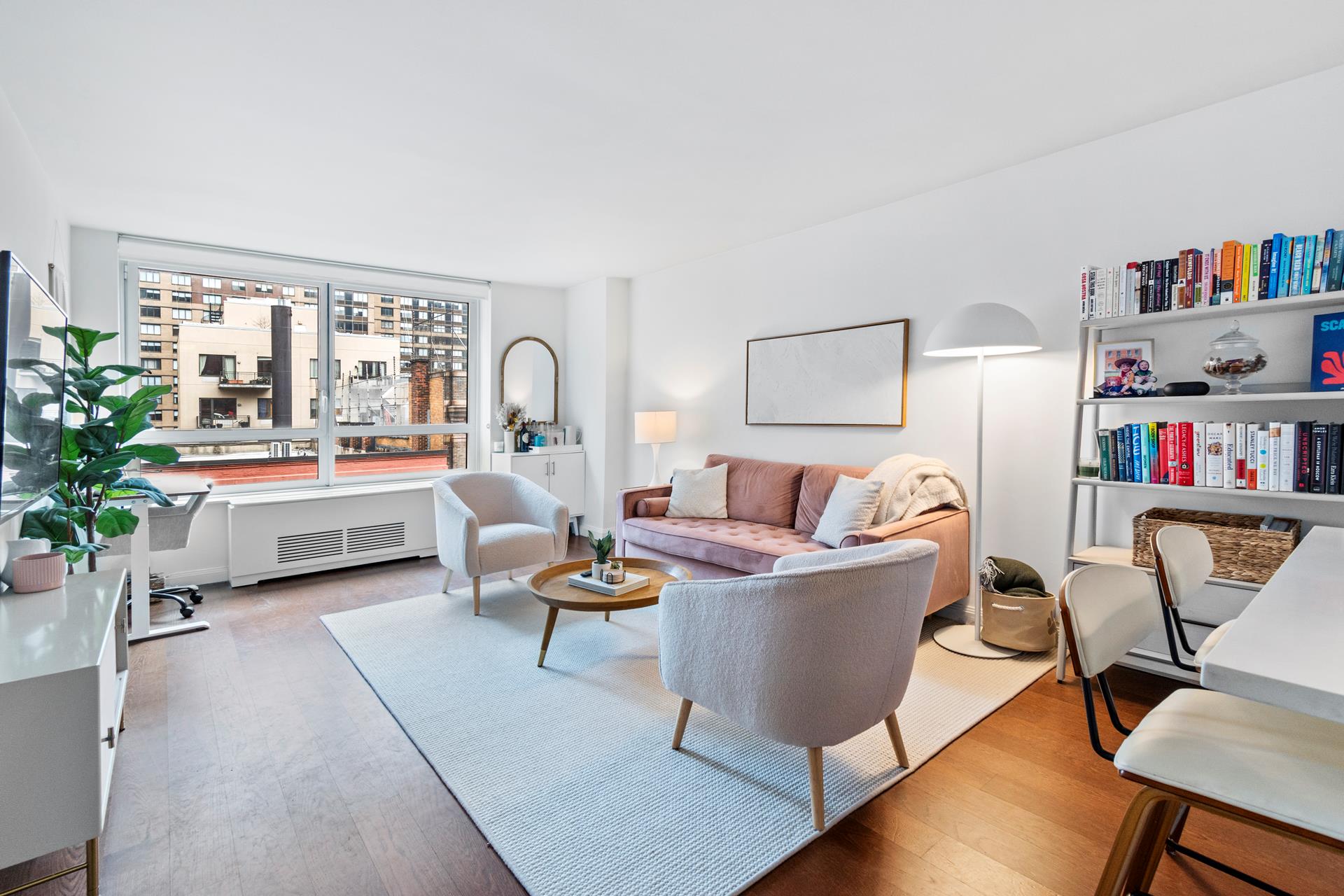 200 East 94th Street 526, Yorkville, Upper East Side, NYC - 1 Bedrooms  
1 Bathrooms  
3 Rooms - 