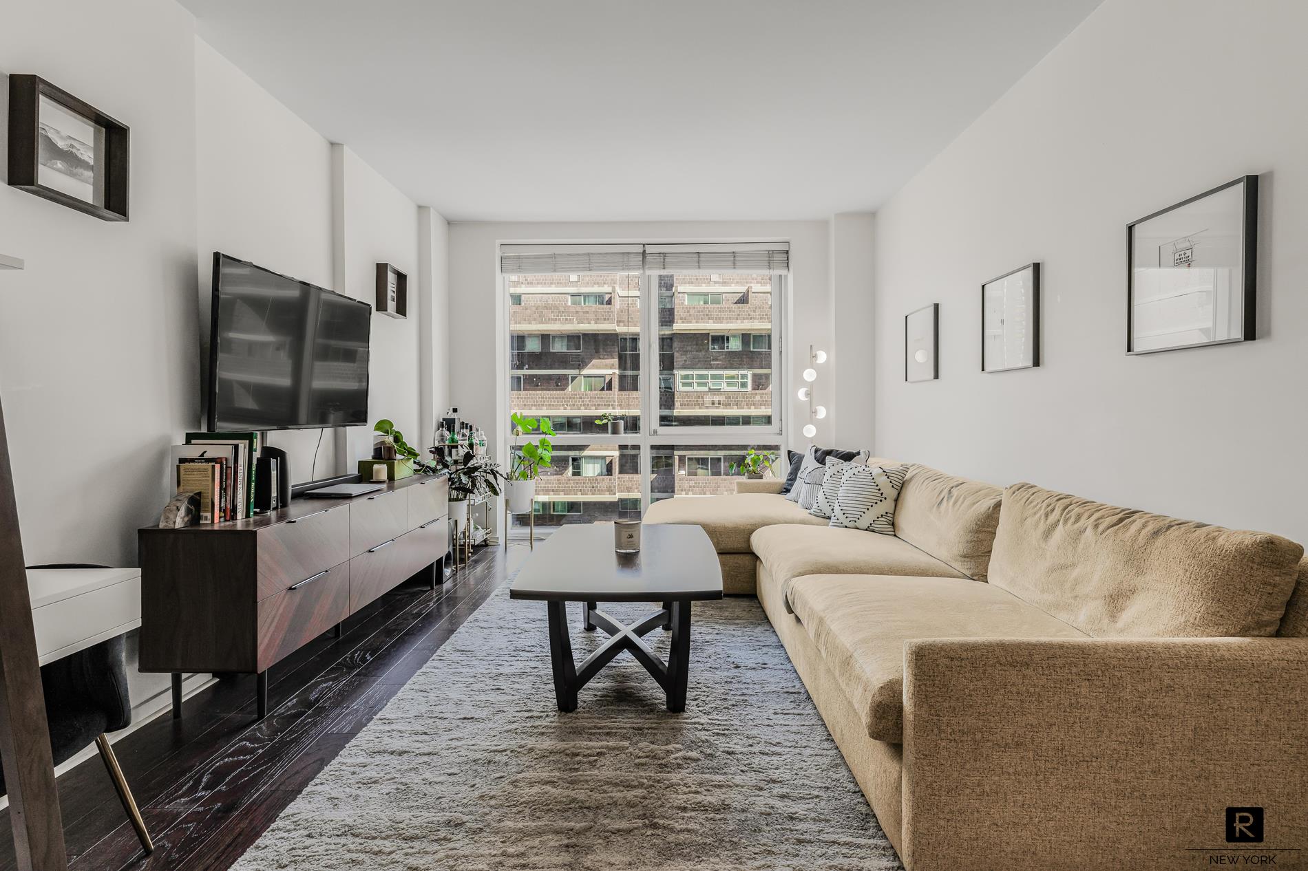 340 East 23rd Street 7-H, Gramercy Park, Downtown, NYC - 1 Bedrooms  
1 Bathrooms  
3 Rooms - 