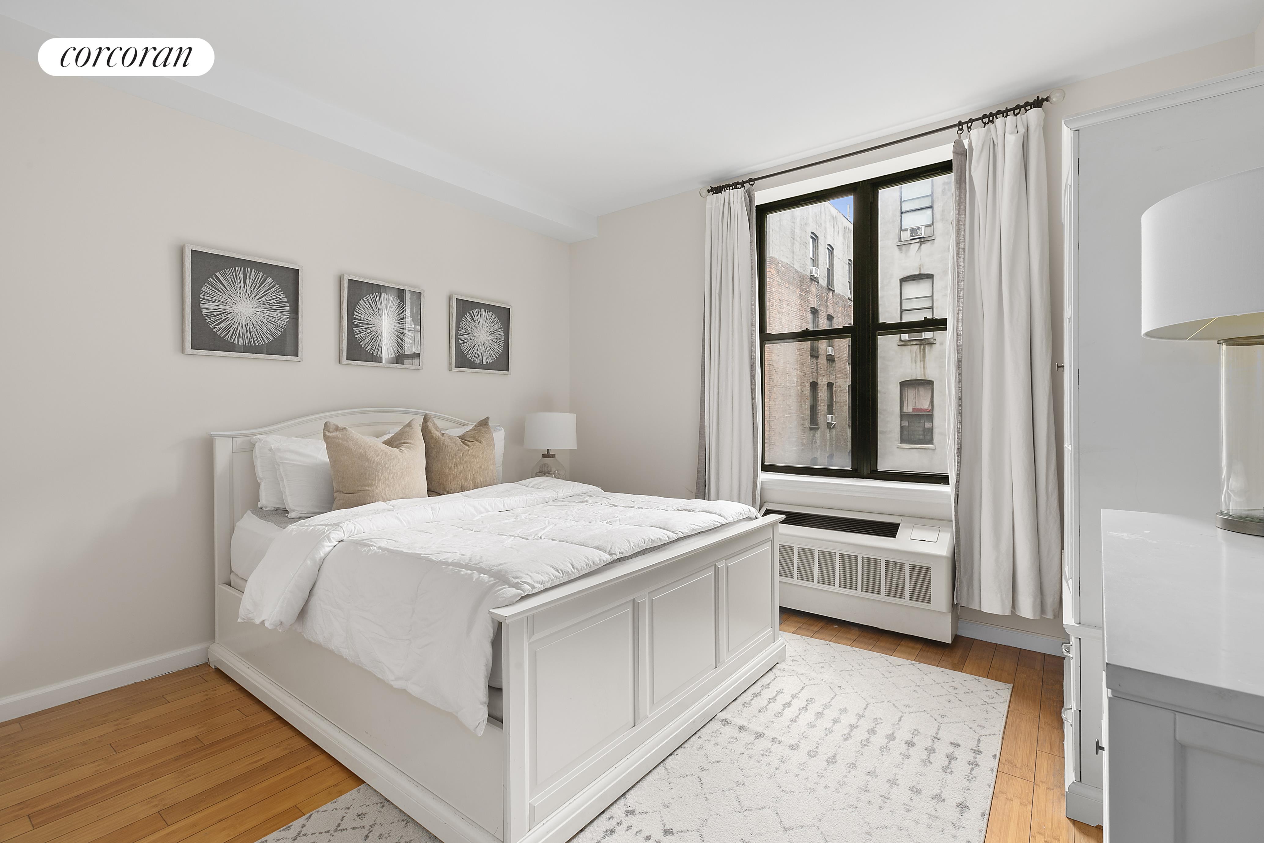 504 West 136th Street 2D, Hamilton Heights, Upper Manhattan, NYC - 2 Bedrooms  
2 Bathrooms  
4 Rooms - 
