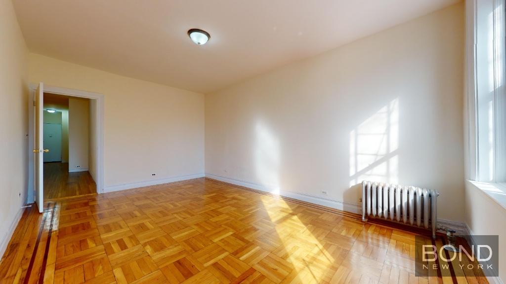 147 West 230th Street 2L, Kingsbridge Heights, Bronx, New York - 1 Bedrooms  
1 Bathrooms  
3 Rooms - 