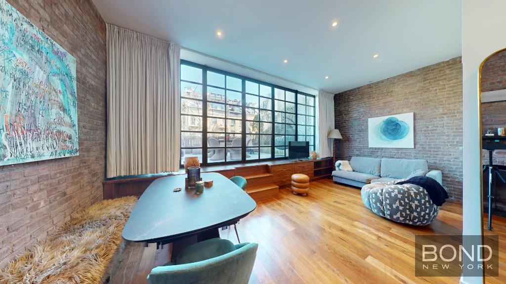 405 West 21st Street 2R, Chelsea, Downtown, NYC - 1 Bedrooms  
1 Bathrooms  
3 Rooms - 