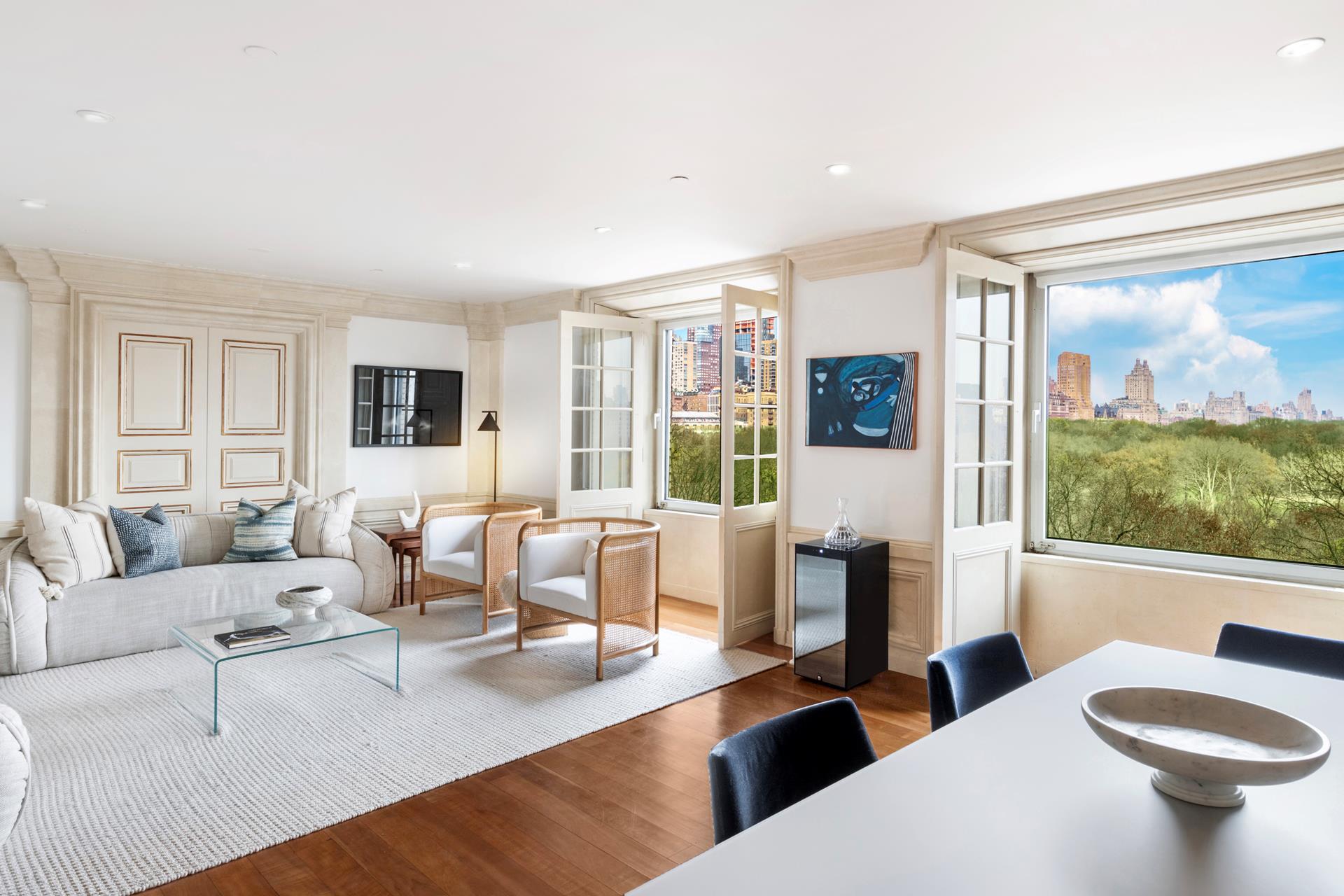 160 Central Park 915, Central Park South, Midtown West, NYC - 3 Bedrooms  
2.5 Bathrooms  
77 Rooms - 