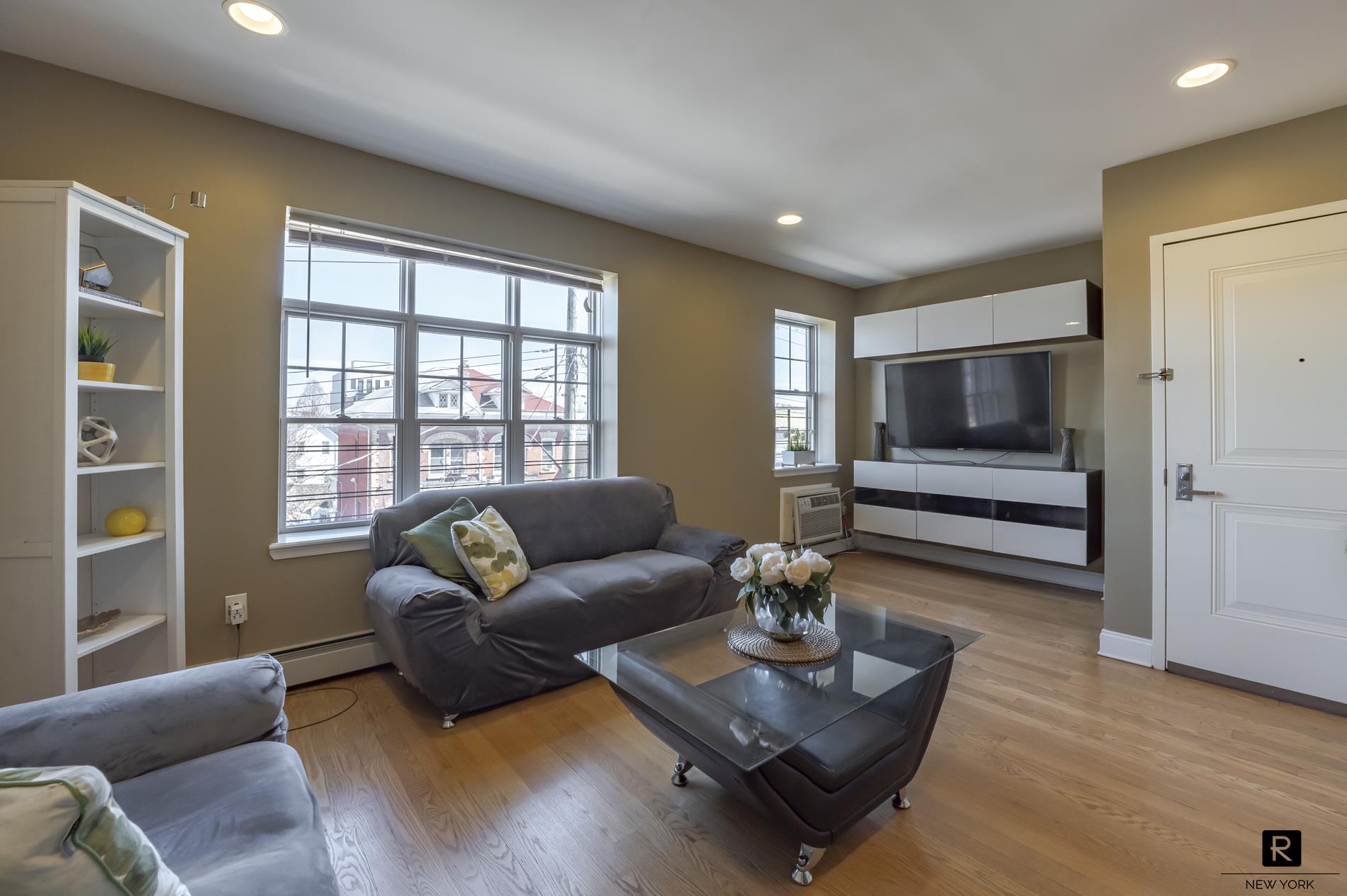 1000 East 35th Street 3-B, Flatlands, Brooklyn, New York - 2 Bedrooms  
2 Bathrooms  
4 Rooms - 