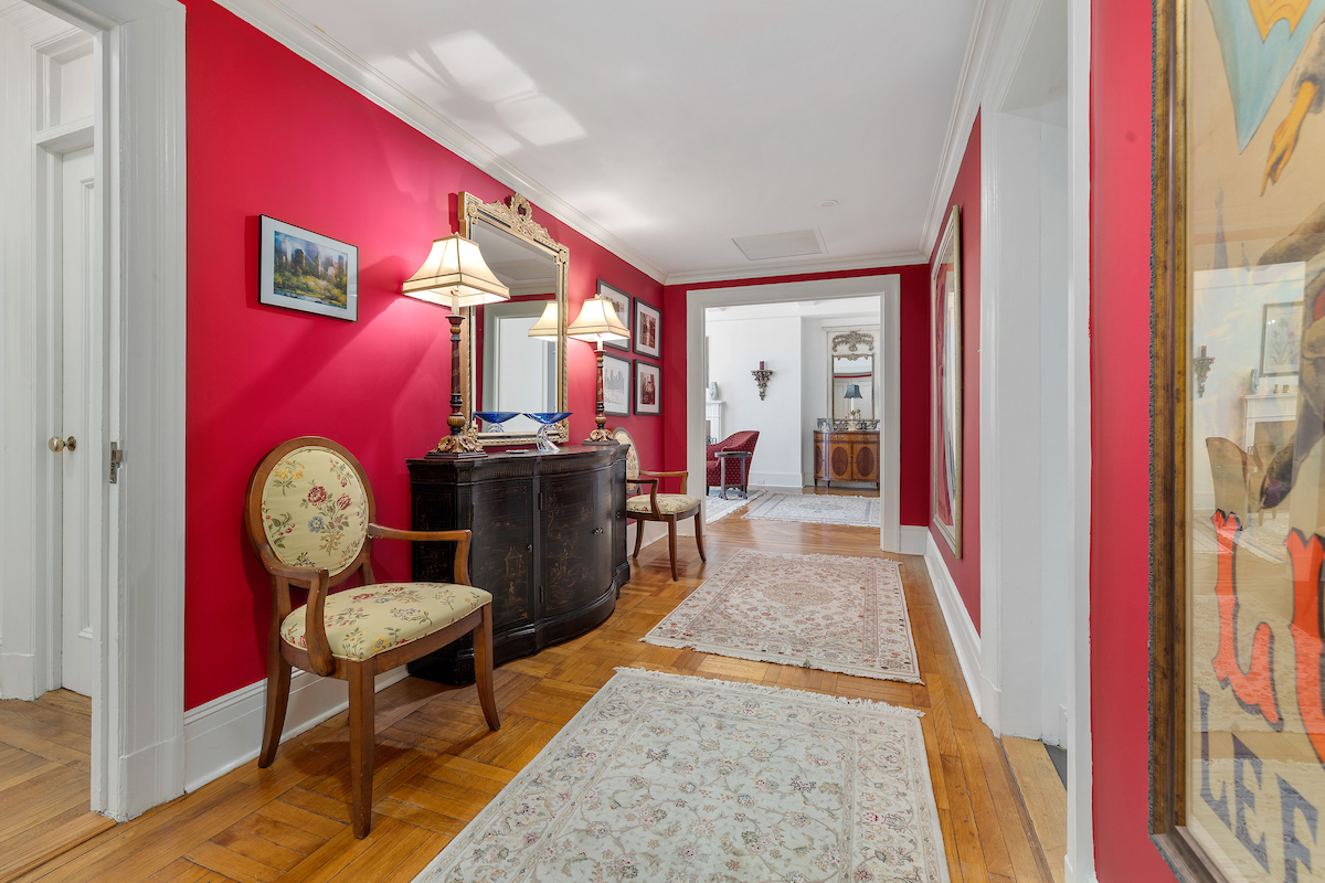 21 East 66th Street 3W, Lenox Hill, Upper East Side, NYC - 3 Bedrooms  
3 Bathrooms  
6 Rooms - 
