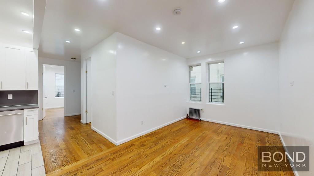 1529 Dahill Road A8, Midwood, Brooklyn, New York - 2 Bedrooms  
1 Bathrooms  
4 Rooms - 