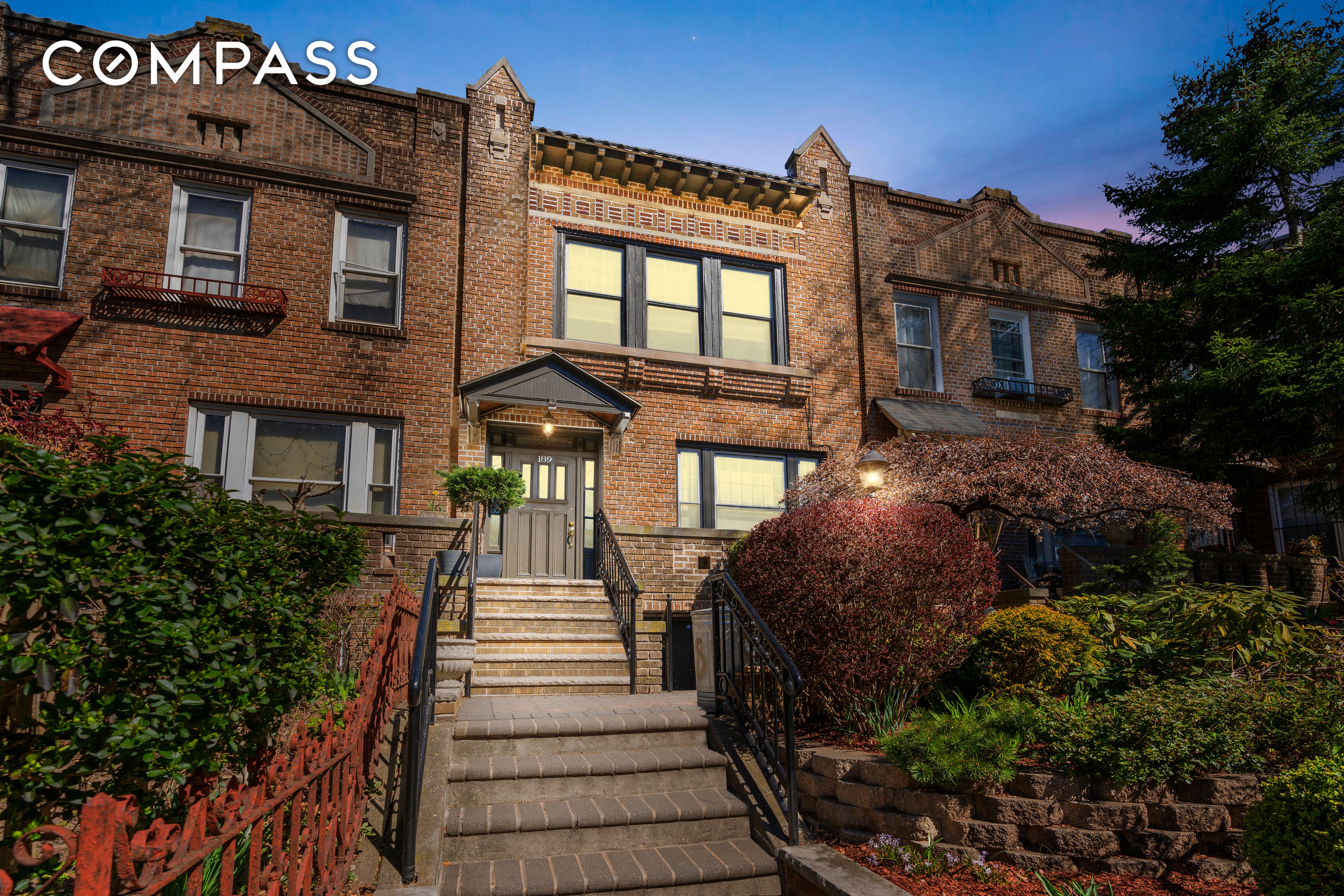 189 Crown Street, Crown Heights, Brooklyn, New York - 4 Bedrooms  
2 Bathrooms  
7 Rooms - 