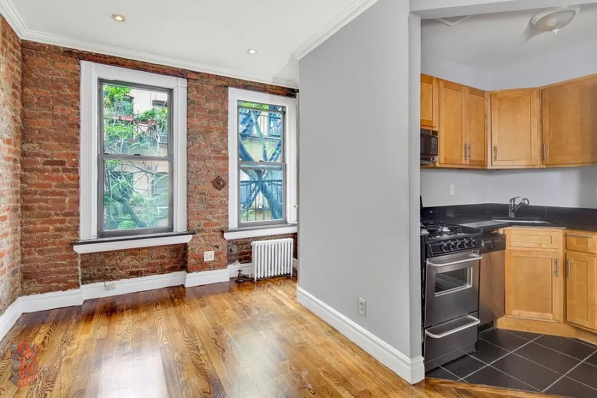 410 East 13th Street 5E, East Village, Downtown, NYC - 1 Bedrooms  
1 Bathrooms  
3 Rooms - 