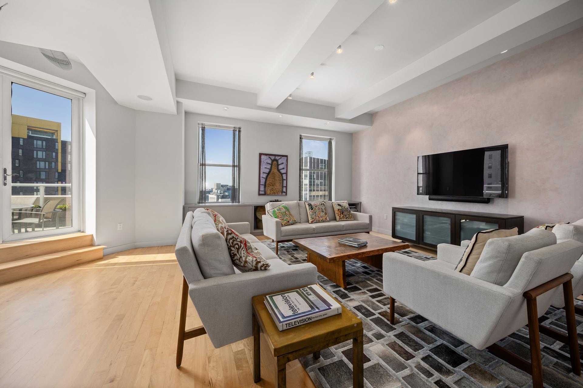 15 Broad Street 3630, Financial District, Downtown, NYC - 2 Bedrooms  
2 Bathrooms  
5 Rooms - 