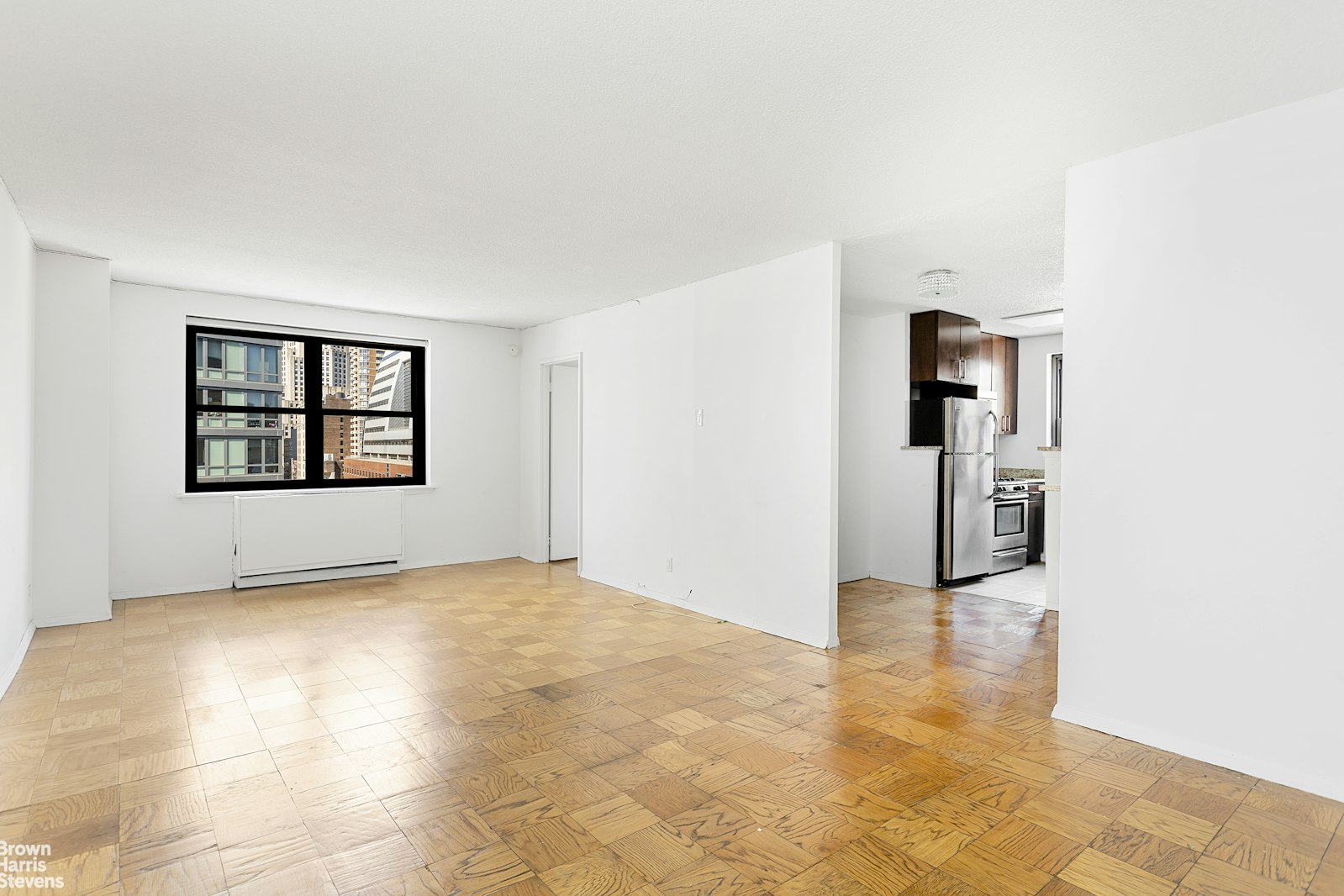 200 East 24th Street 1106, Gramercy Park And Murray Hill, Downtown, NYC - 2 Bedrooms  
1.5 Bathrooms  
5 Rooms - 