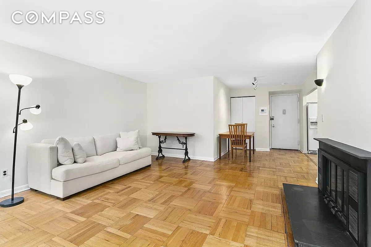 Photo 1 of 170 East 88th Street 6D, Upper East Side, NYC, $4,000, Web #: 1065127567