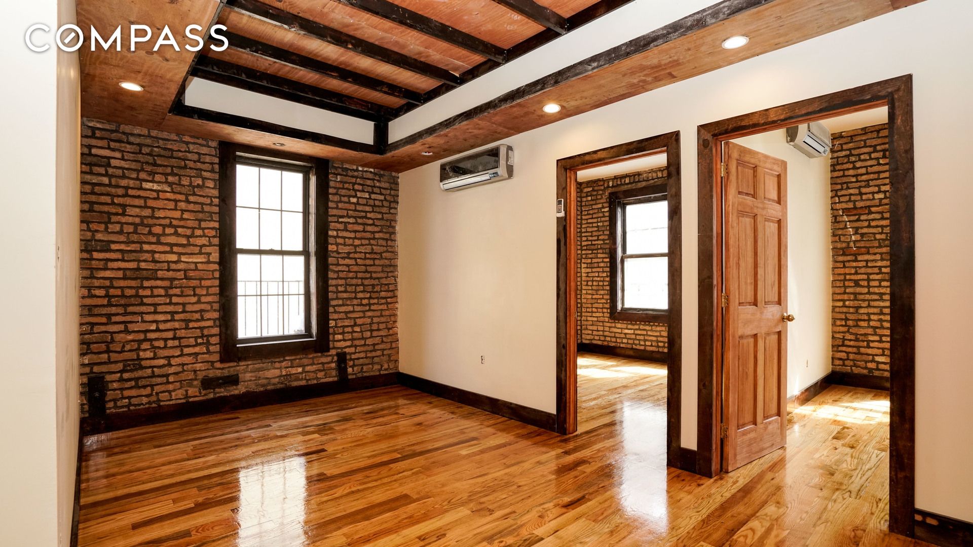 338 Starr Street 2R, Bushwick, Brooklyn, New York - 4 Bedrooms  
2 Bathrooms  
5 Rooms - 