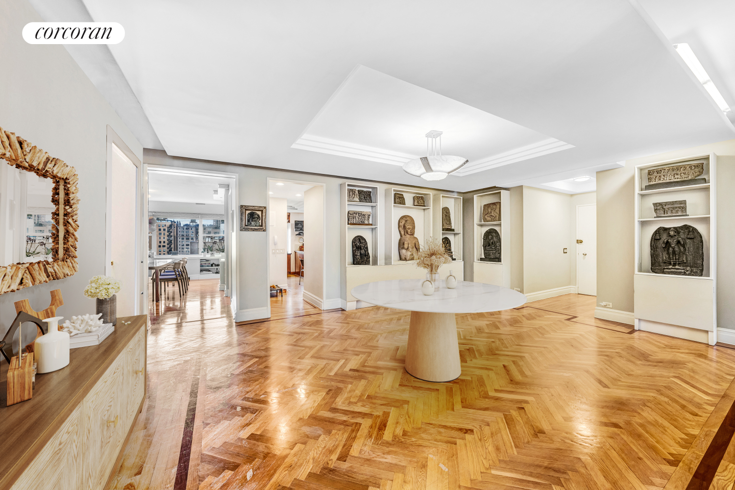 150 East 69th Street 10N, Lenox Hill, Upper East Side, NYC - 3 Bedrooms  
3 Bathrooms  
6 Rooms - 