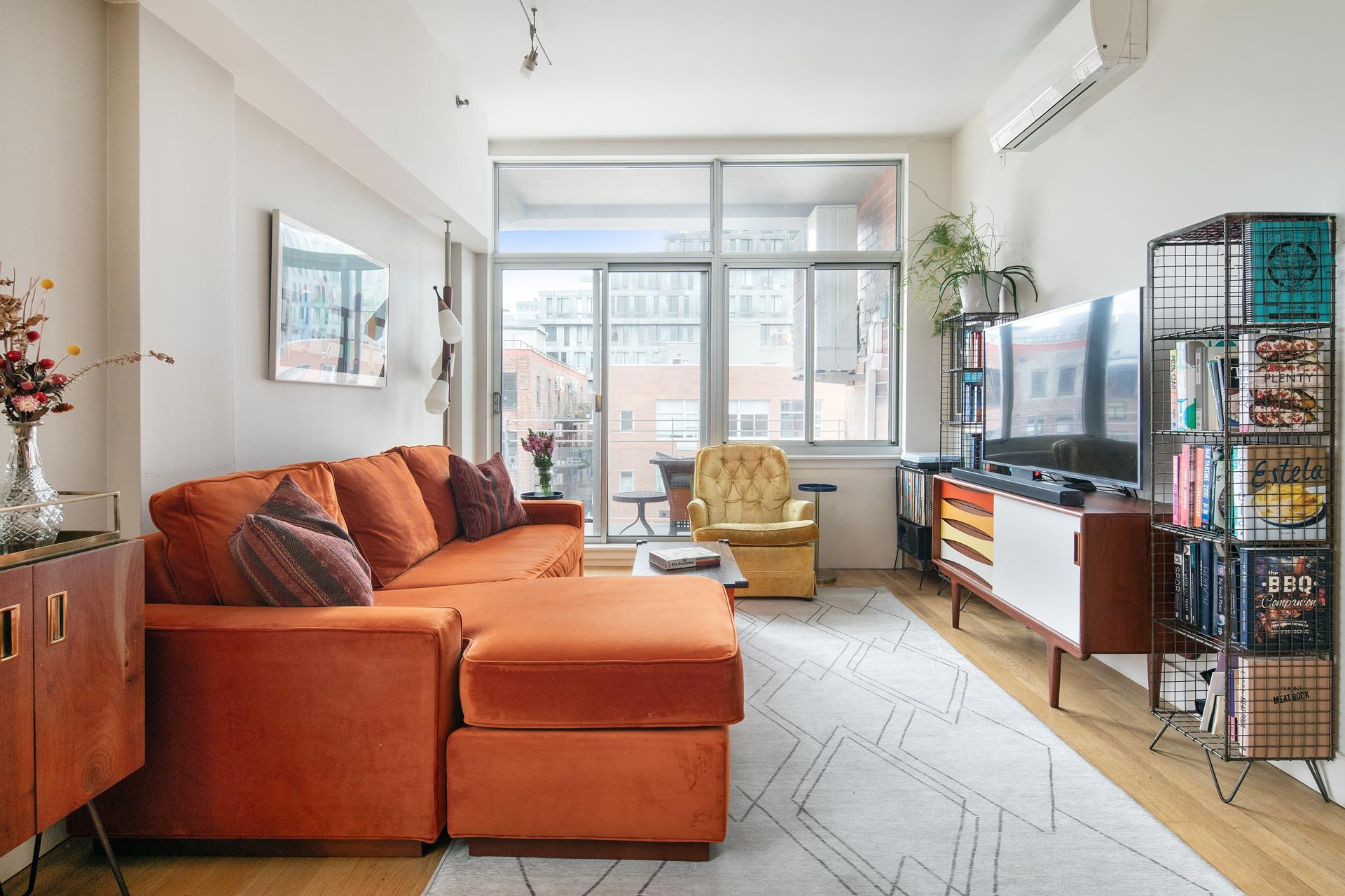 46 South 2nd Street 4F, Williamsburg, Brooklyn, New York - 2 Bedrooms  
2 Bathrooms  
4 Rooms - 