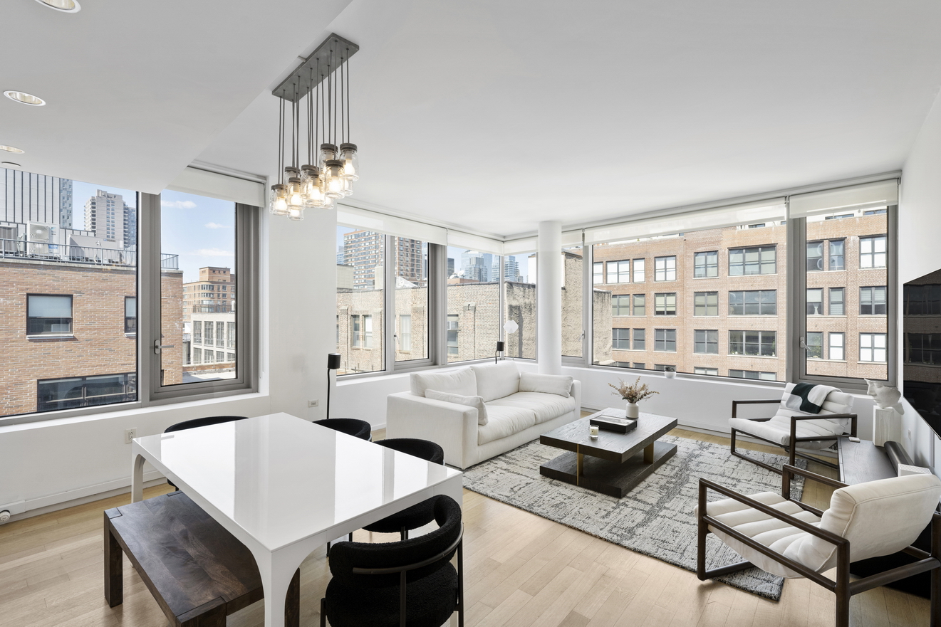 425 West 53rd Street 703, Hells Kitchen, Midtown West, NYC - 1 Bedrooms  
1 Bathrooms  
3 Rooms - 