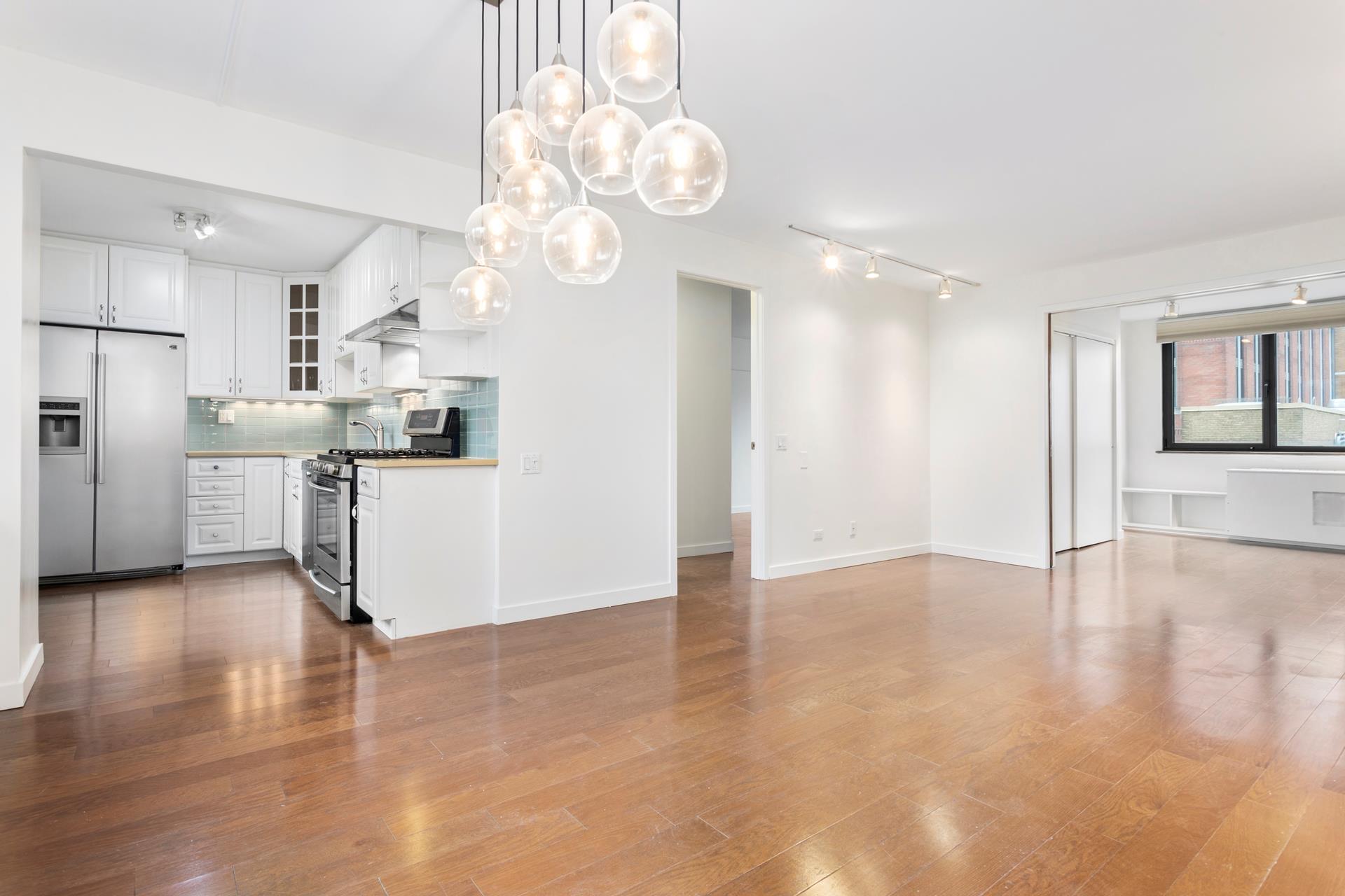 45 West 67th Street 10C, Lincoln Sq, Upper West Side, NYC - 2 Bedrooms  
1.5 Bathrooms  
3 Rooms - 