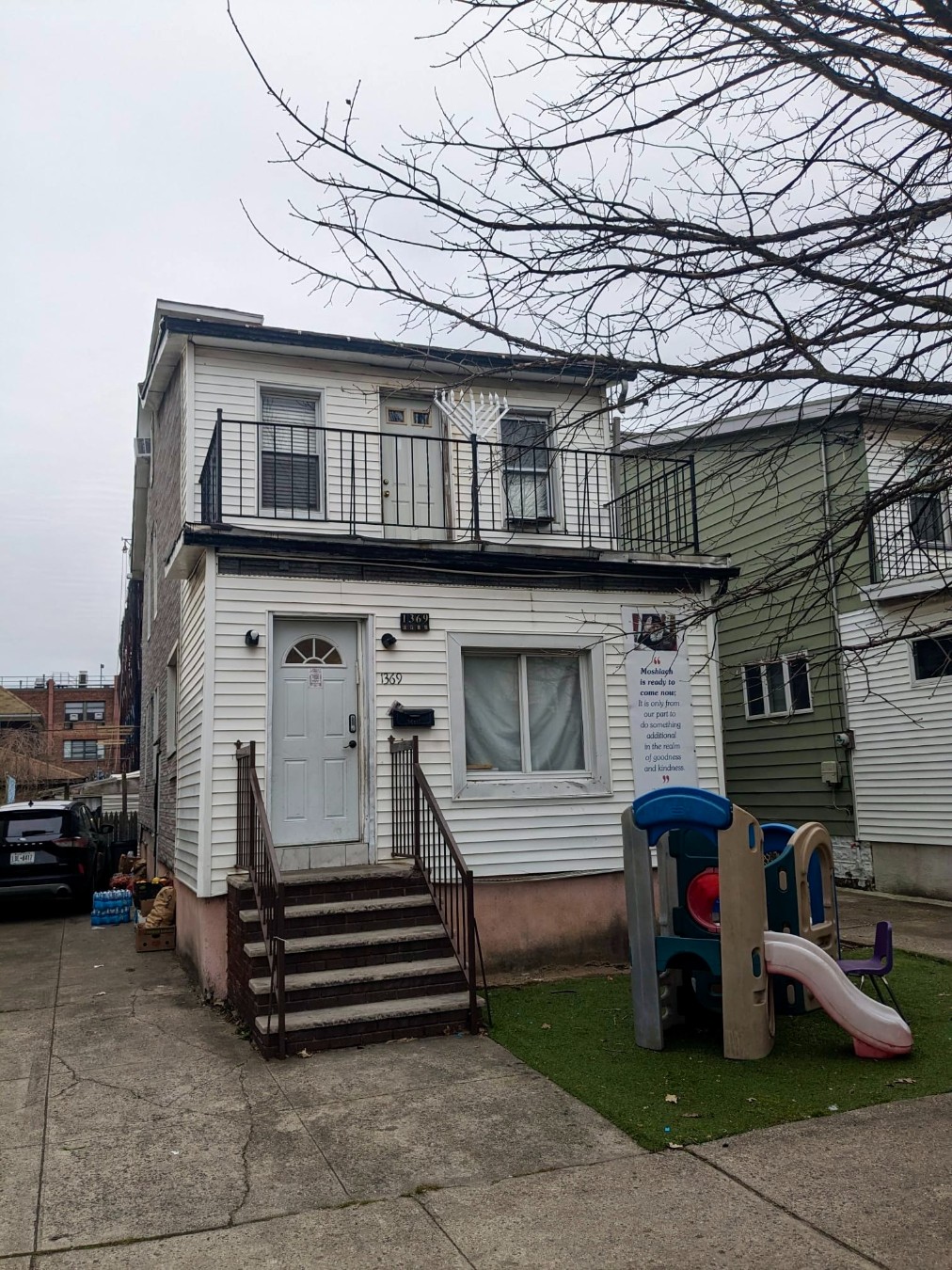 1369 East 31st Street  , Marine Park, Brooklyn, New York - 4 Bedrooms  
3 Bathrooms  
8 Rooms - 