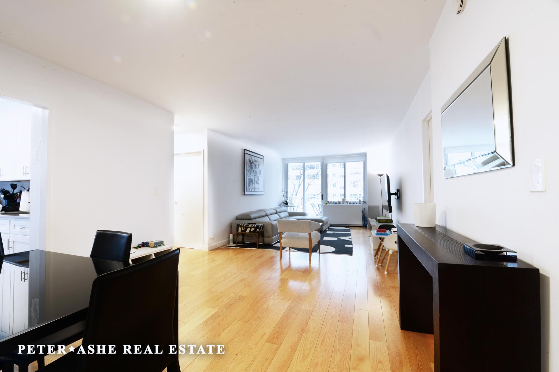 220 East 65th Street 4-L, Upper East Side, Upper East Side, NYC - 3 Bedrooms  
3 Bathrooms  
6 Rooms - 