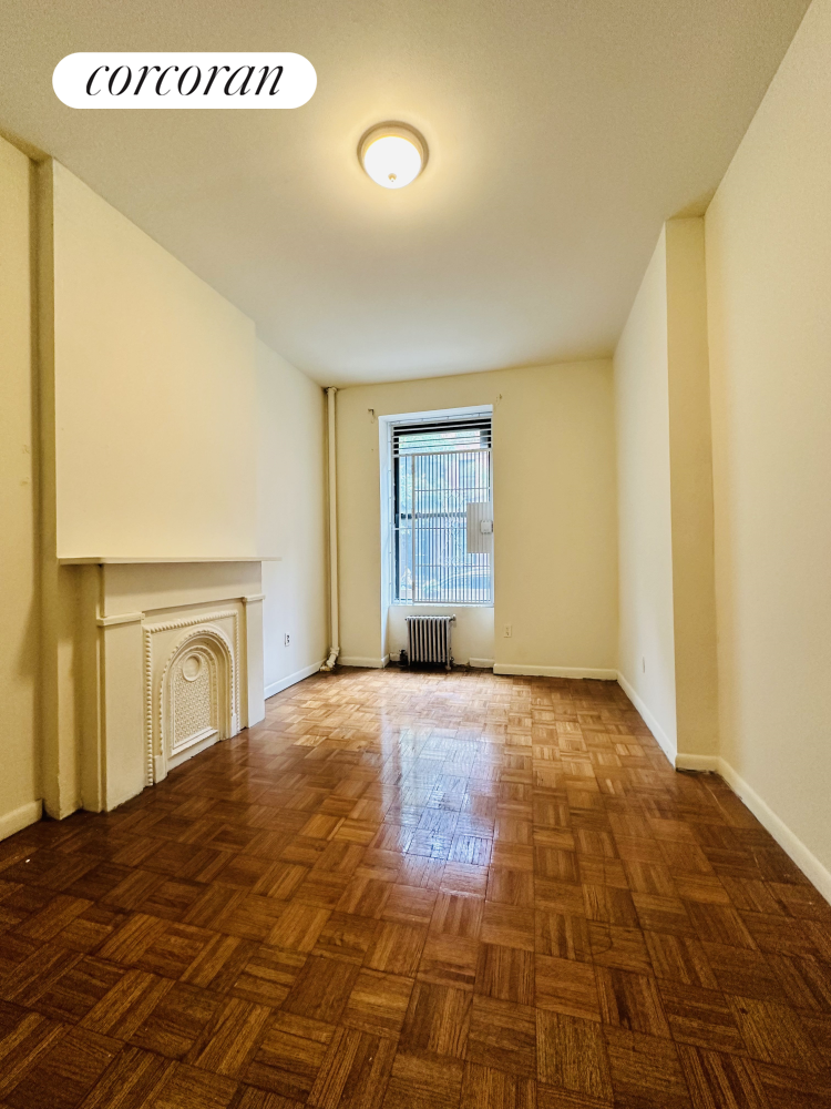 514 East 83rd Street 1W, Yorkville, Upper East Side, NYC - 2 Bedrooms  
1 Bathrooms  
5 Rooms - 