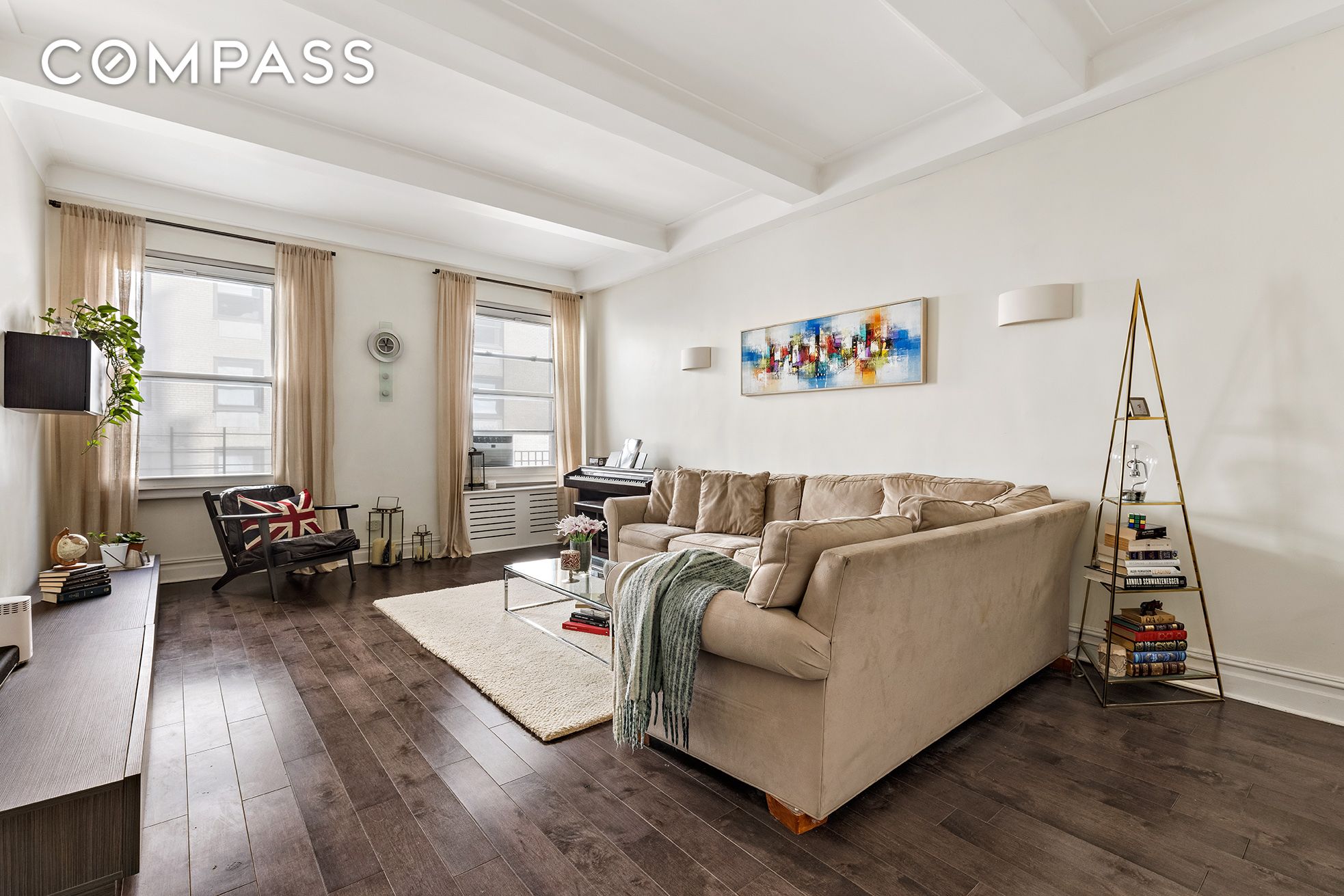 152 West 58th Street 8A, Midtown Central, Midtown East, NYC - 2 Bedrooms  
1.5 Bathrooms  
3 Rooms - 